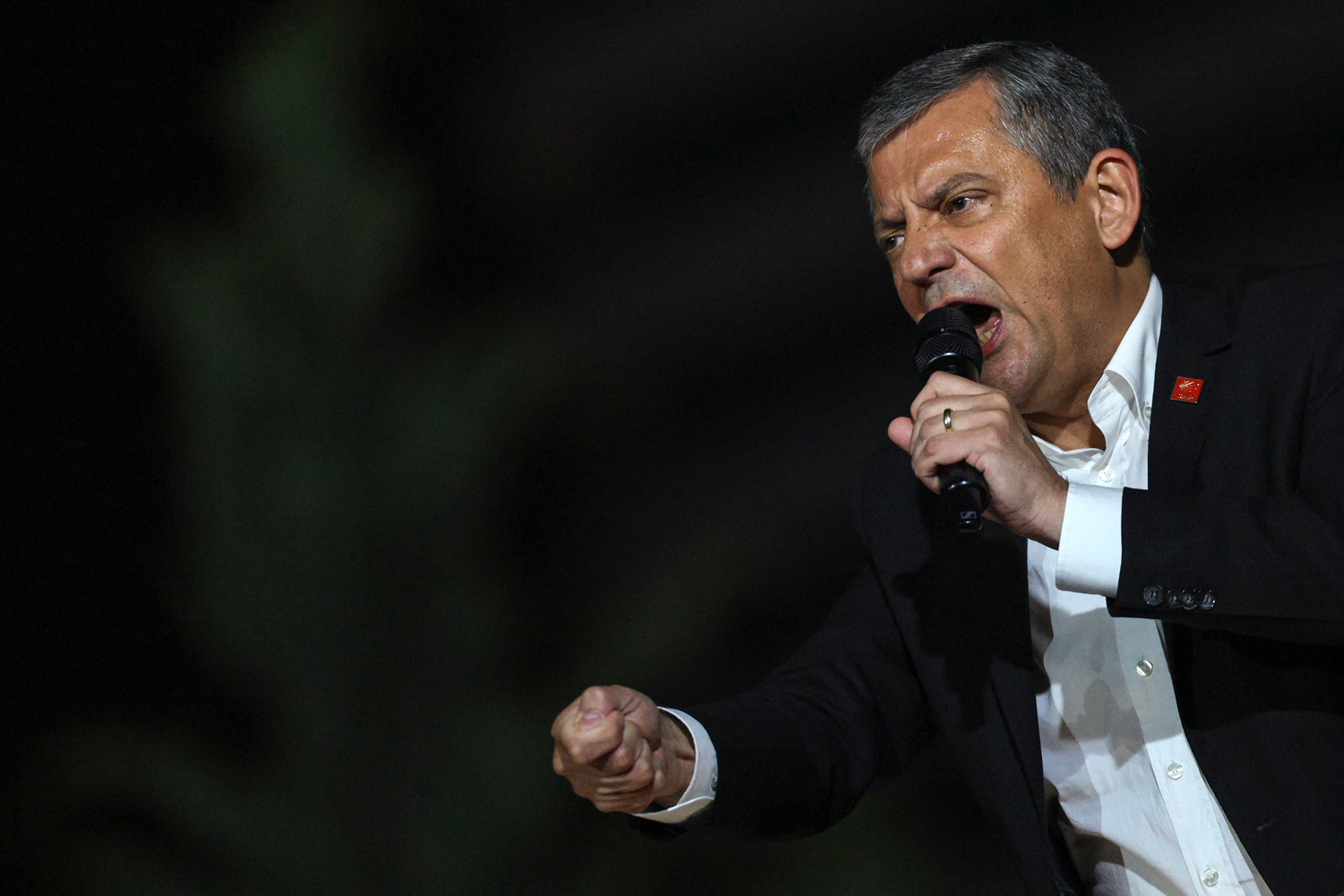 Kurultay öncesi göreve dönüş! Özgür Özel, grup başkanı olarak seçildi