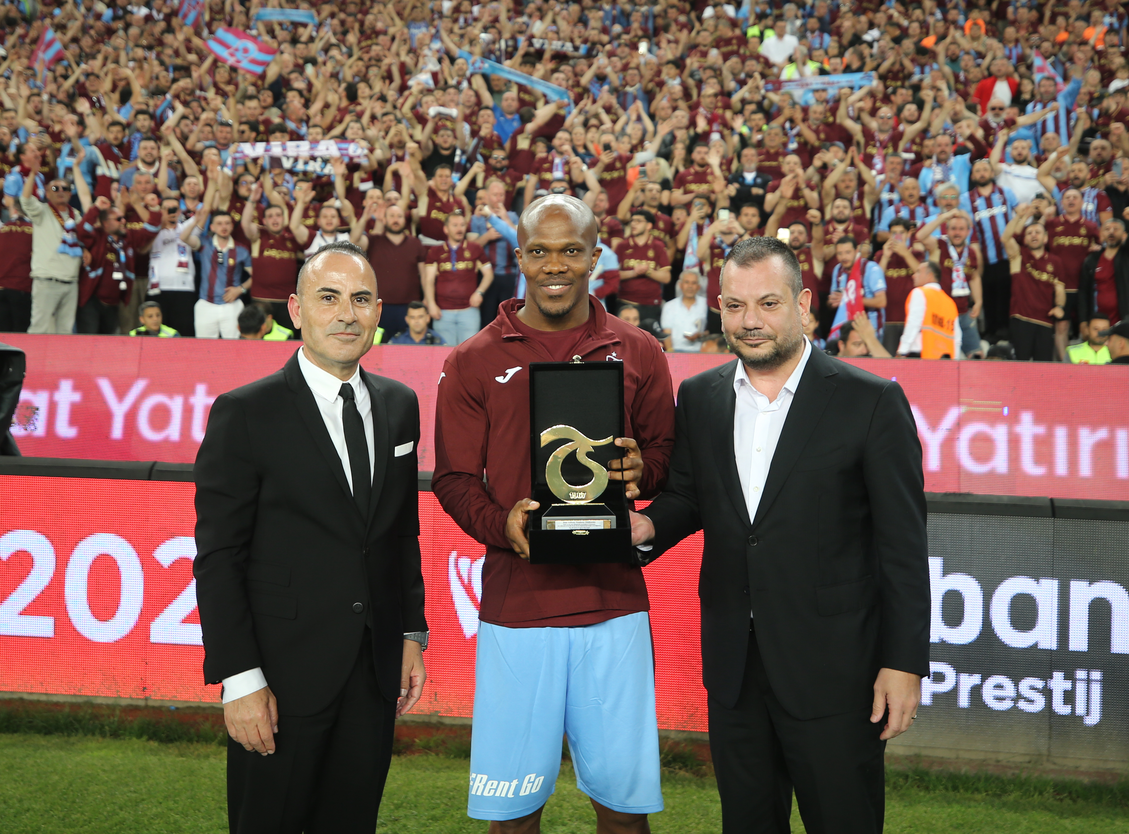 Nwakaeme'den geleceği hakkında açıklama! "Tatilden sonra karar vereceğim"