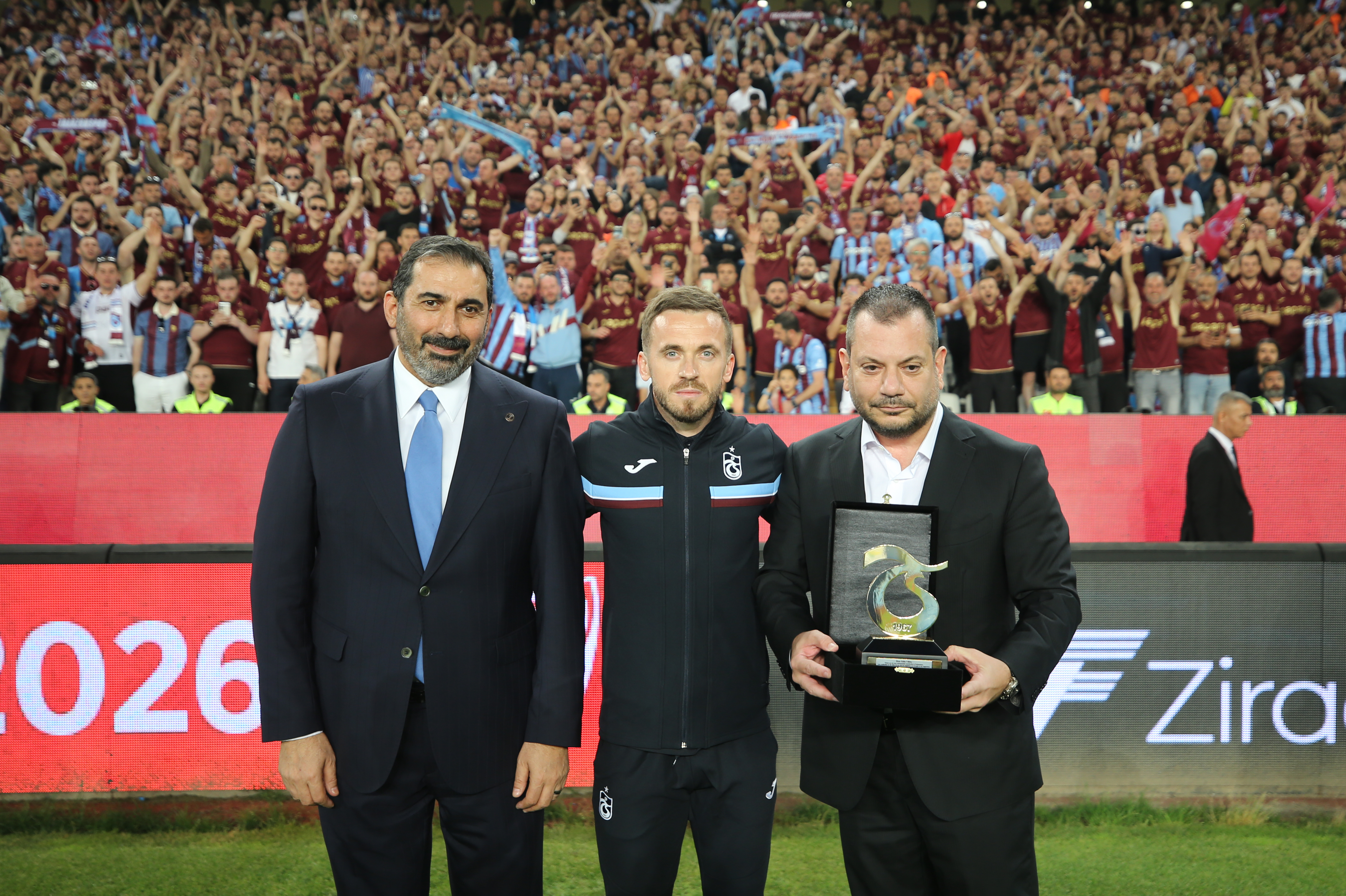 Trabzonspor, Edin Visca'ya veda etti