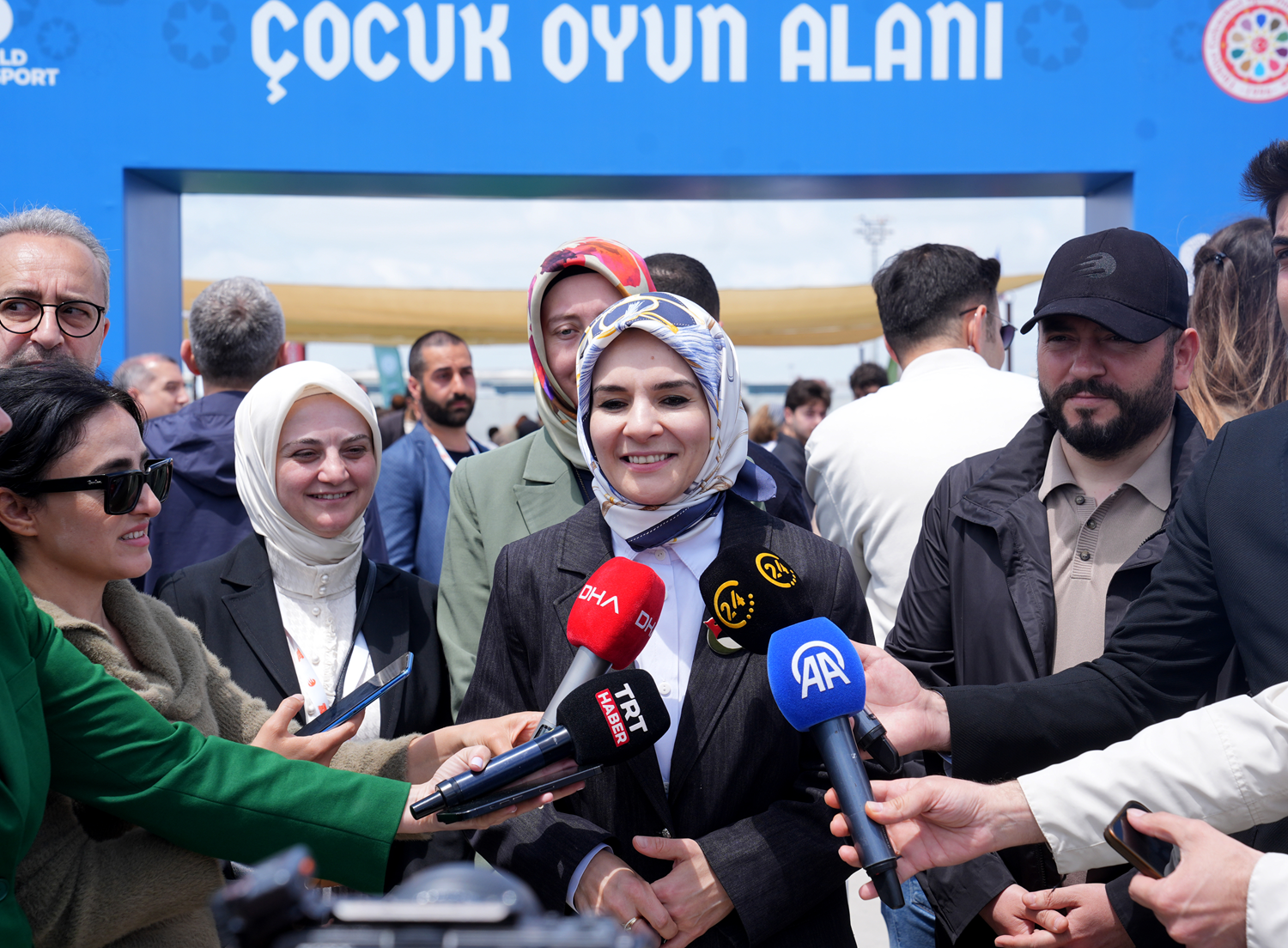 Atatürk Havalimanı'nda Etnospor heyecanı! Bakan Göktaş: Geleceğe emin adımlarla ilerlemenin en doğru adresi