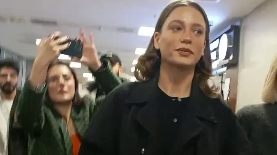 Serenay Sarıkaya gözaltına alındı