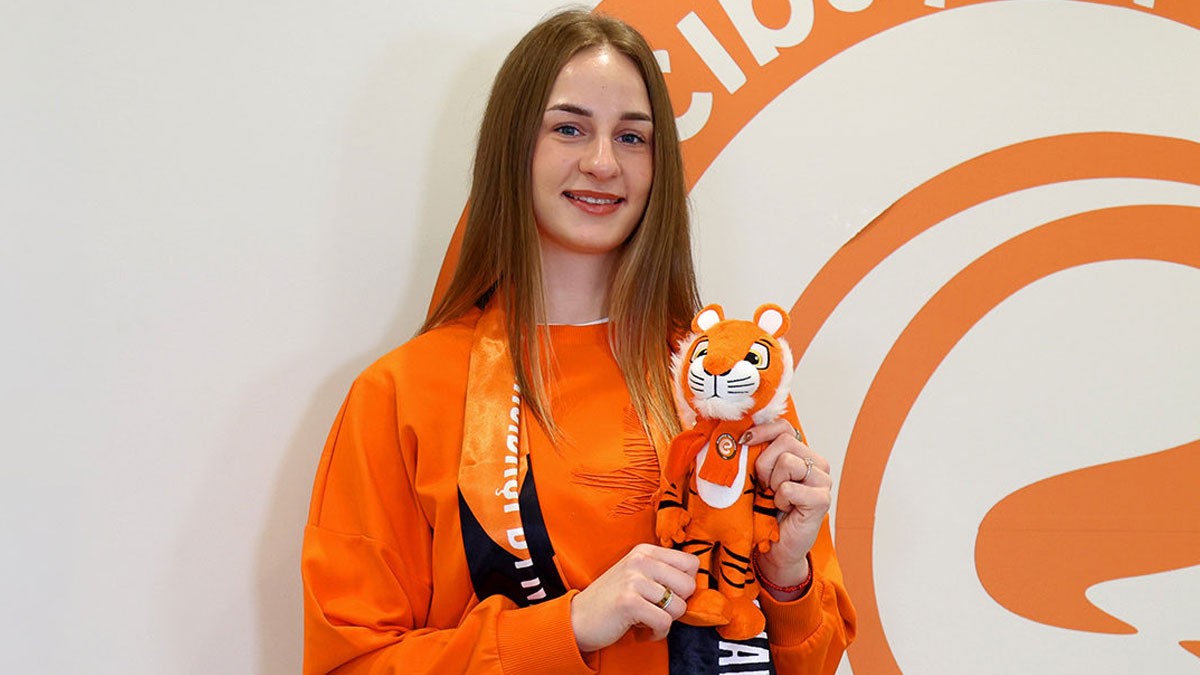 Eczacıbaşı Dynavit, Aleksandra Uzelac'ı kadrosuna kattı