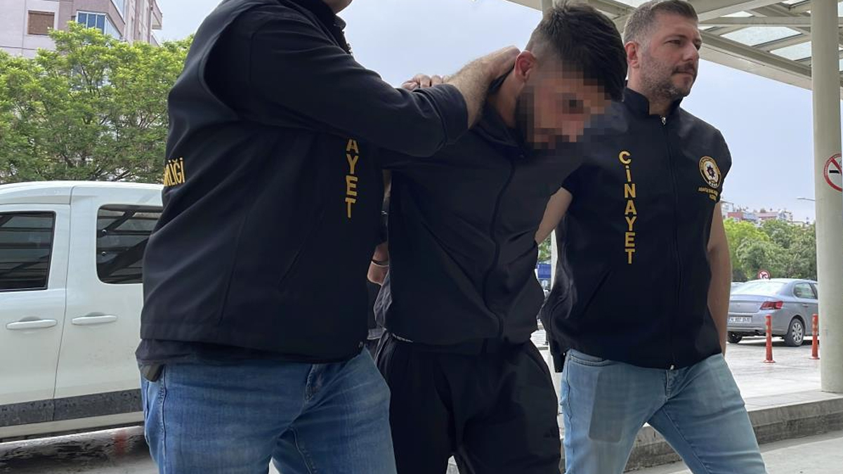 Evde başlayan gerginlik feci sonla bitti! Annesinin sevgilisini öldürdü