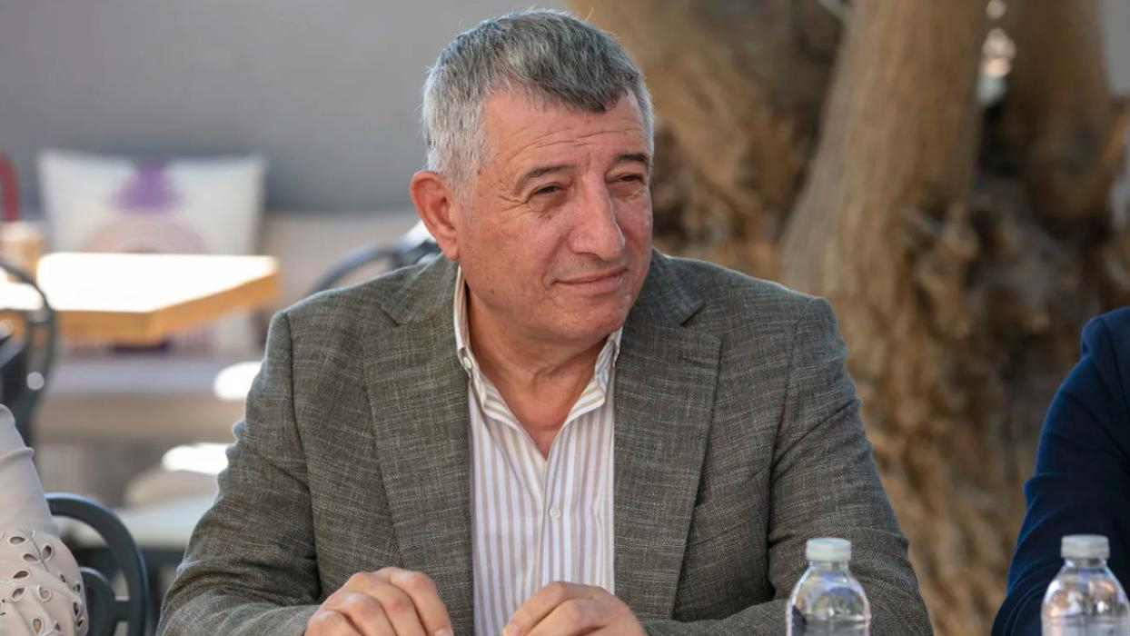 Rüşvet soruşturması sonrası tutuklanmıştı... CHP'li belediye başkanı görevinden uzaklaştırıldı