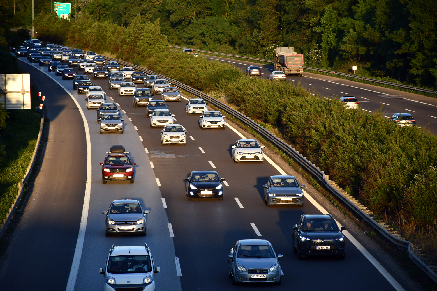 Bayram tatili sonrası dönüş yoğunluğu başladı! Trafik durma noktasına geldi