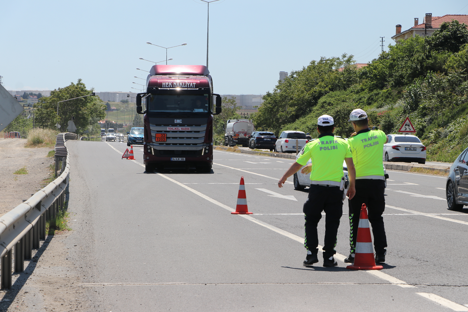Bayram trafiğini engellemek için kısıtlama: İstanbul yönüne geçişler durduruldu