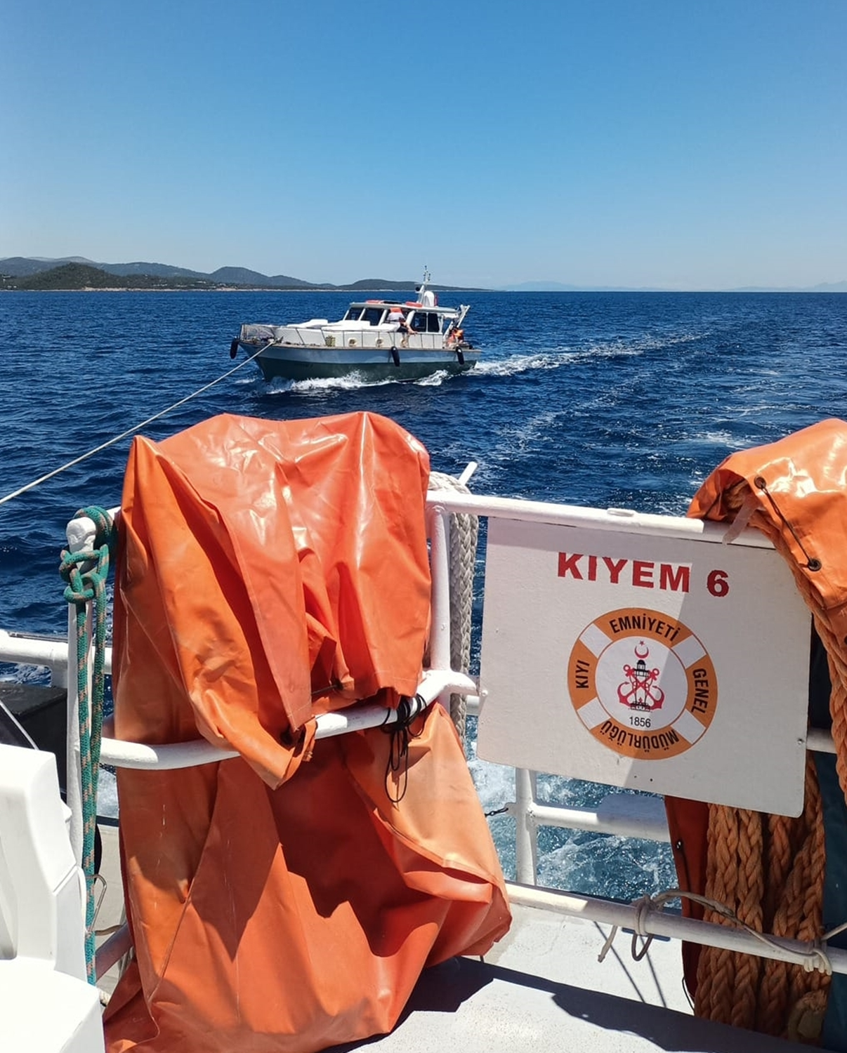 Bodrum'da teknede makine arızası: 3 kişi kurtuldu