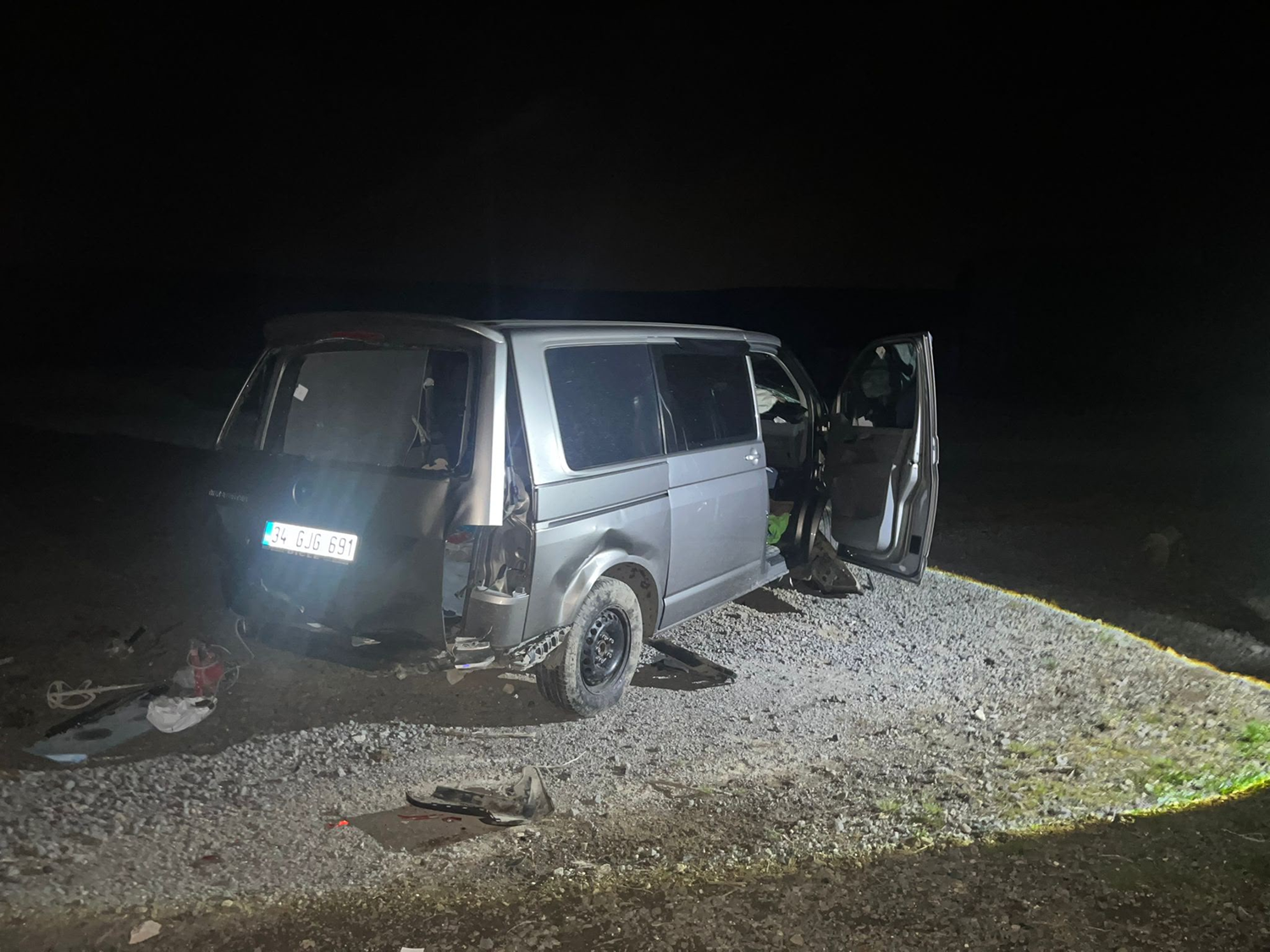 Kars'ta şarampole devrilen aracın sürücüsü öldü