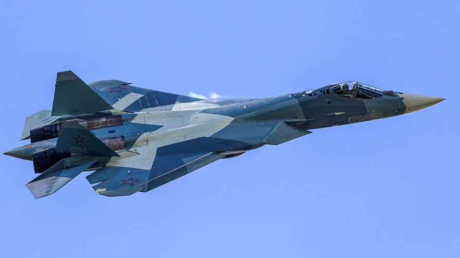 Ruslar kimselere satmaya sıcak bakmıyordu! 8 adet Su-57 savaş uçağı yola çıktı