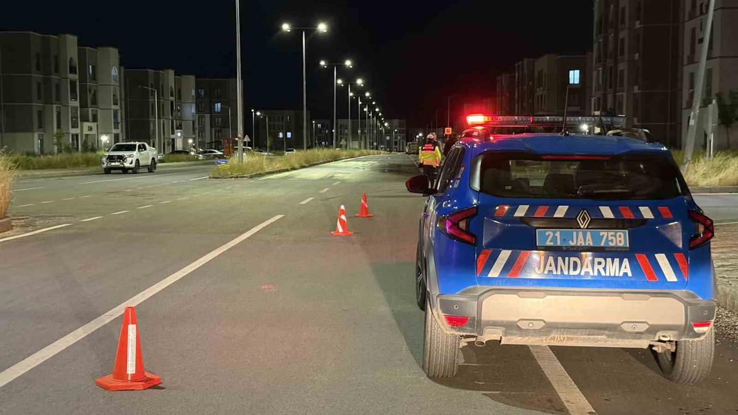 Diyarbakır'da korkunç kaza: 2 ölü 5 yaralı