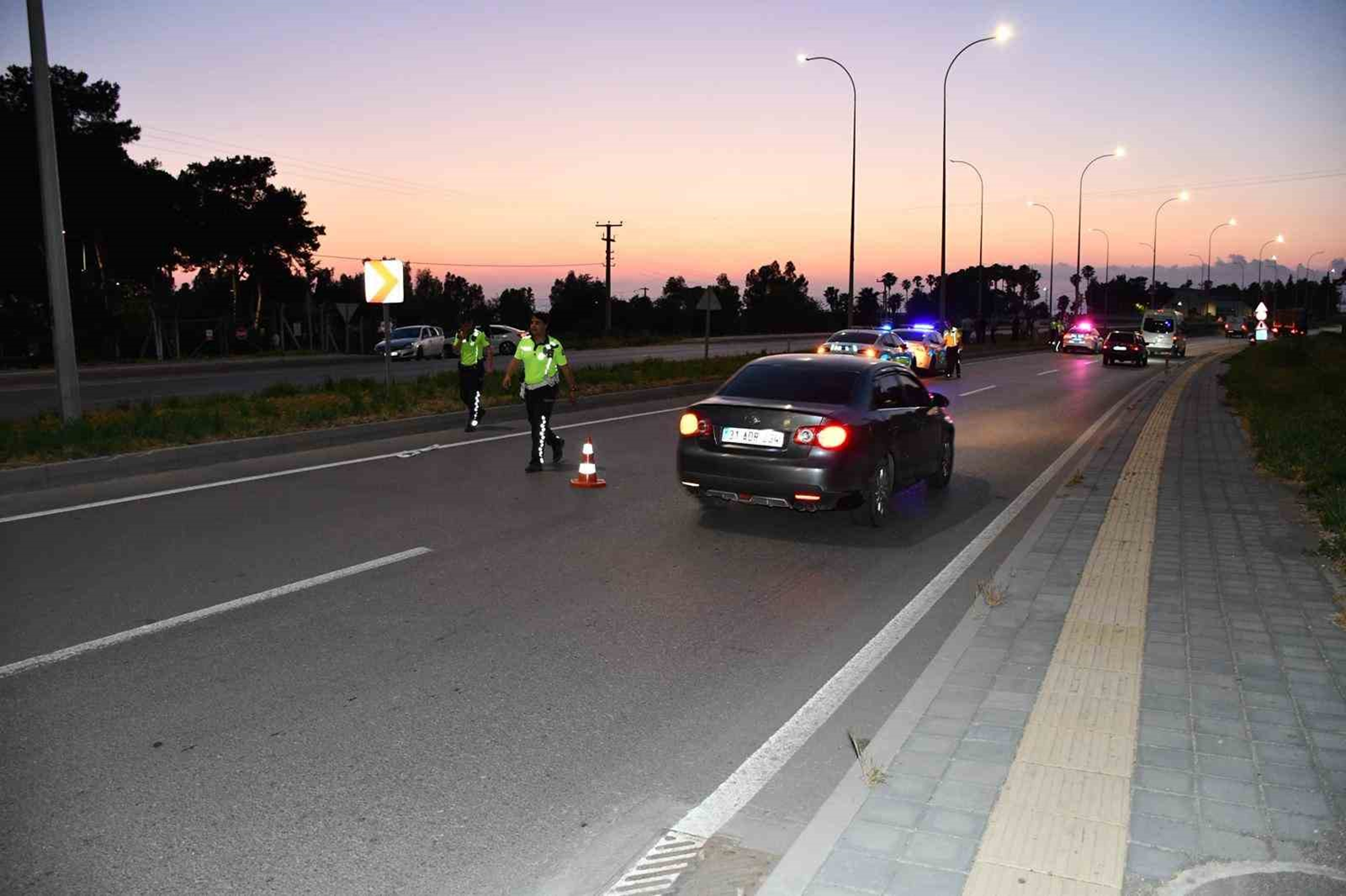 Hatay'da kontrolden çıkan motosiklet devrildi: 2 ölü
