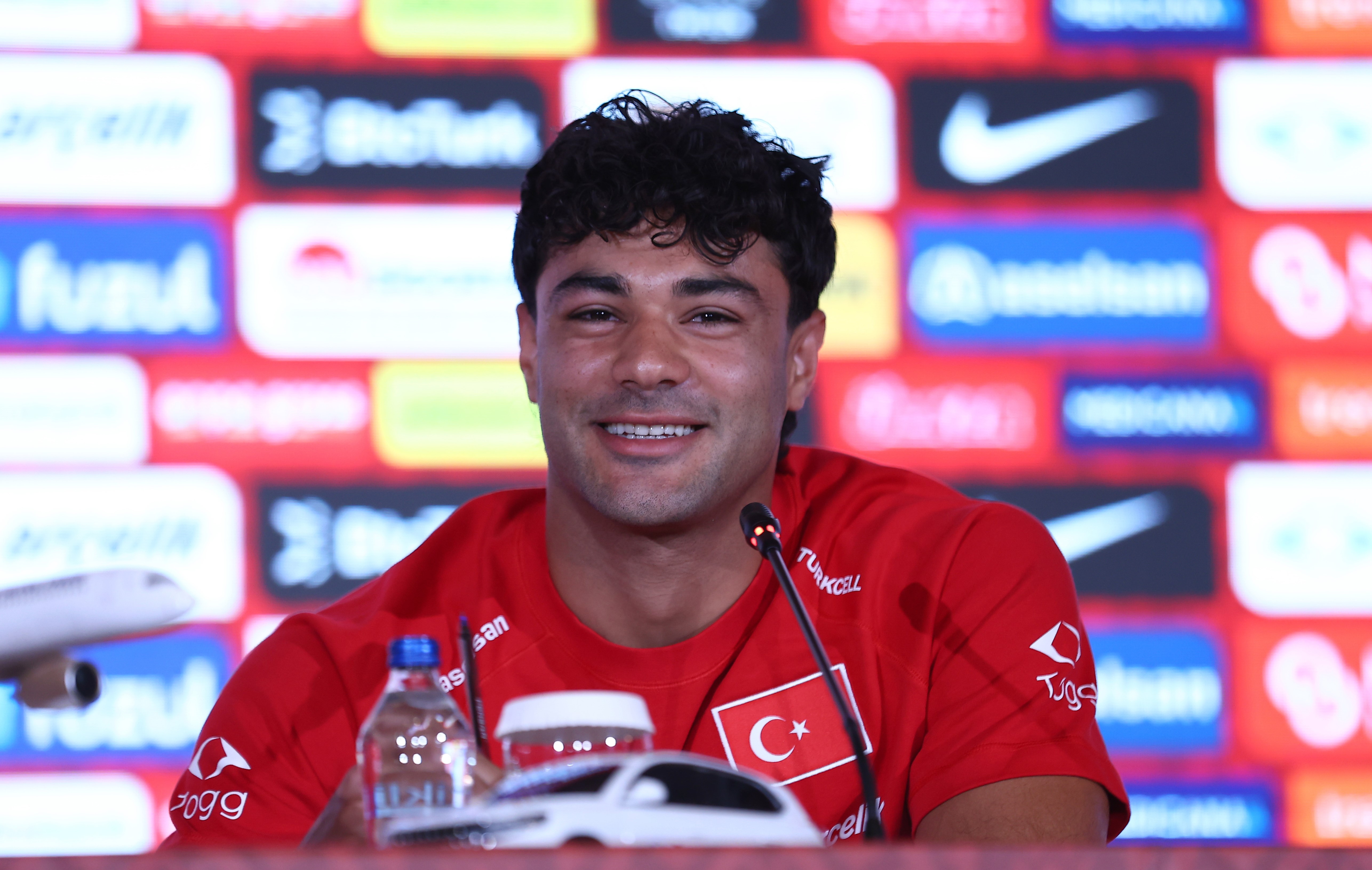 Ozan Kabak: 2002'nin izinden gidiyoruz