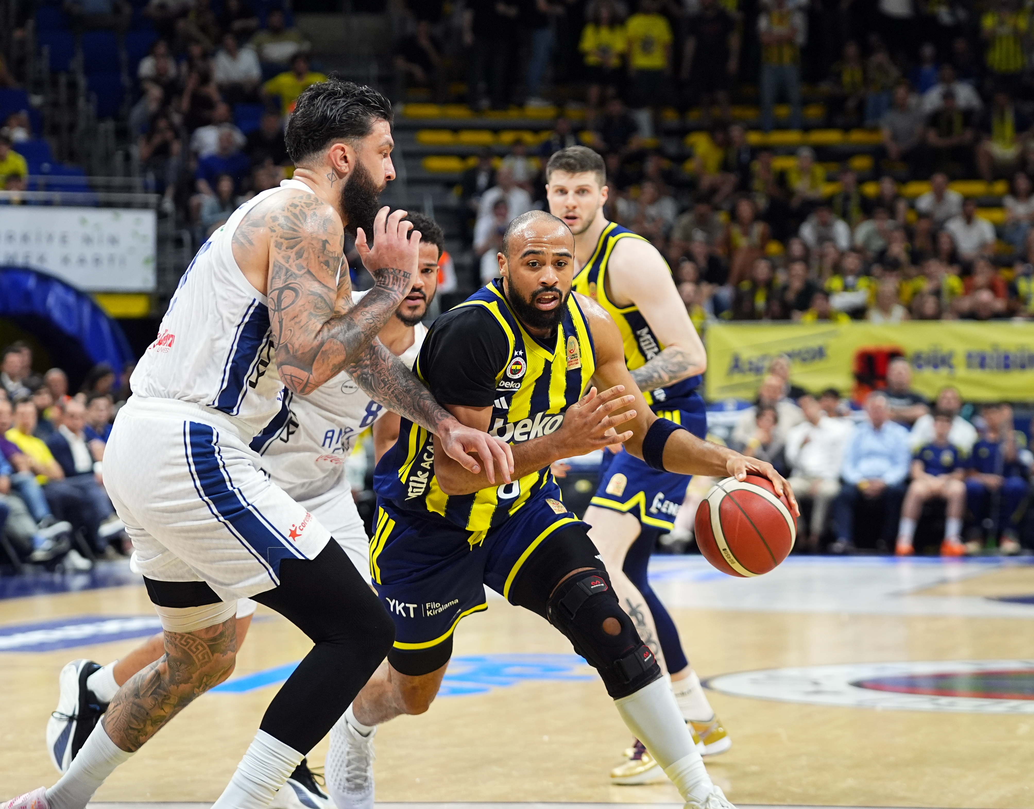 Fenerbahçe Beko, son nefeste kazandı! 15 sayıdan geri dönüş...