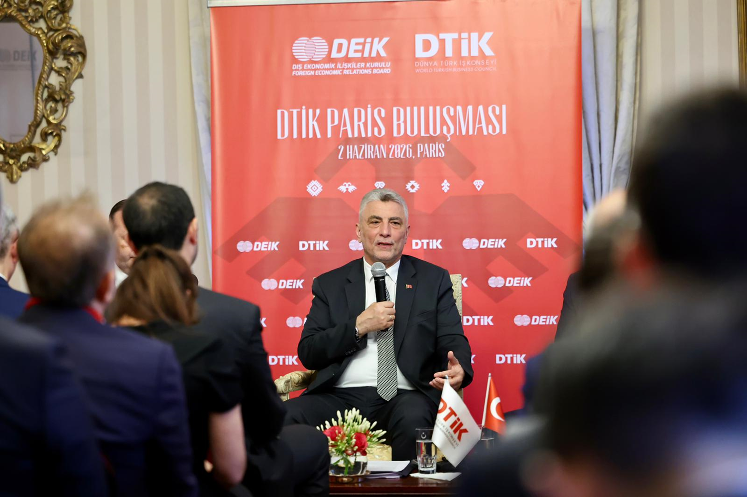 Bakan Bolat'tan Paris'te güçlü ekonomi vurgusu: Türkiye yatırımcıların gözdesi