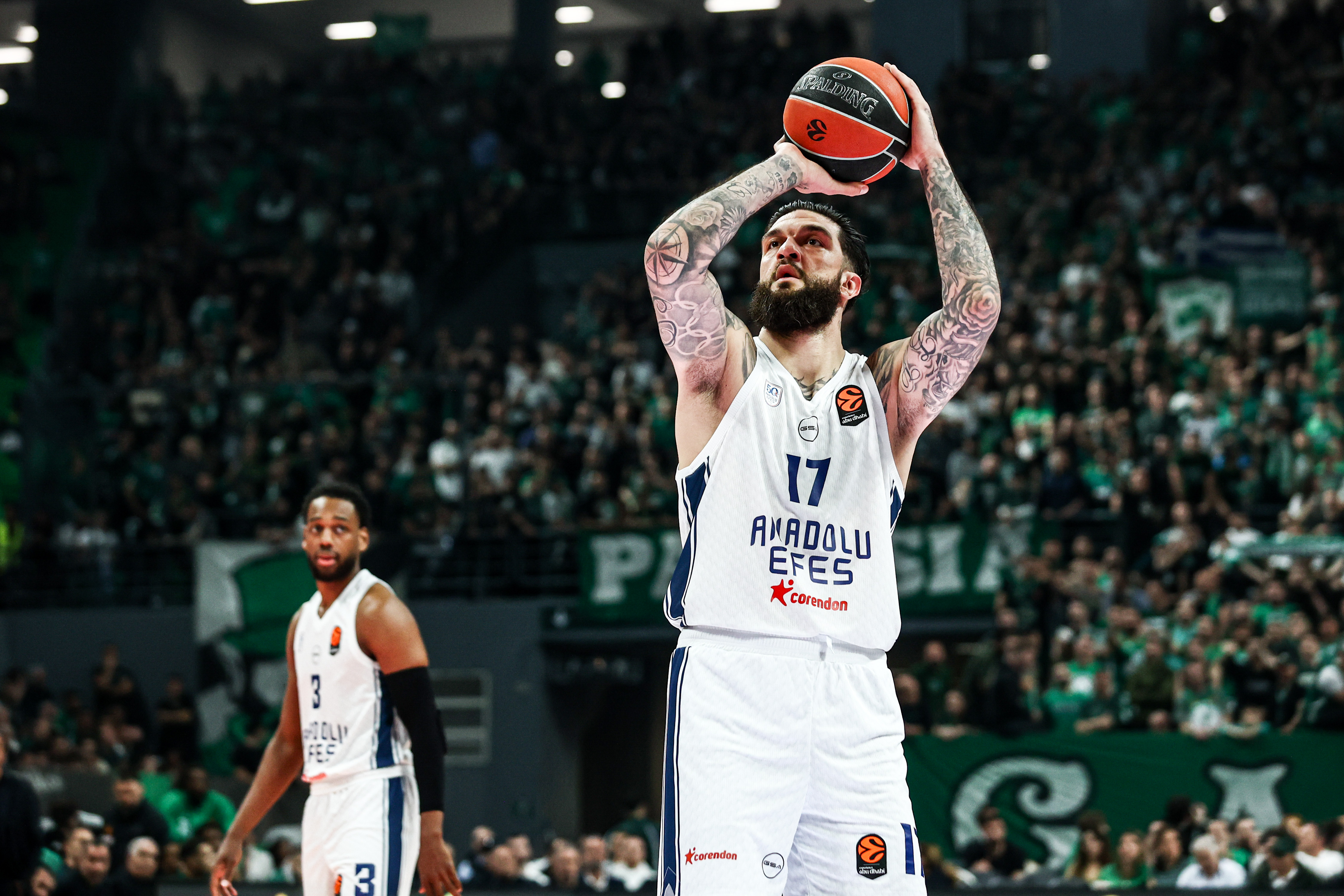 Vincent Poirier'den Anadolu Efes'e kötü haber
