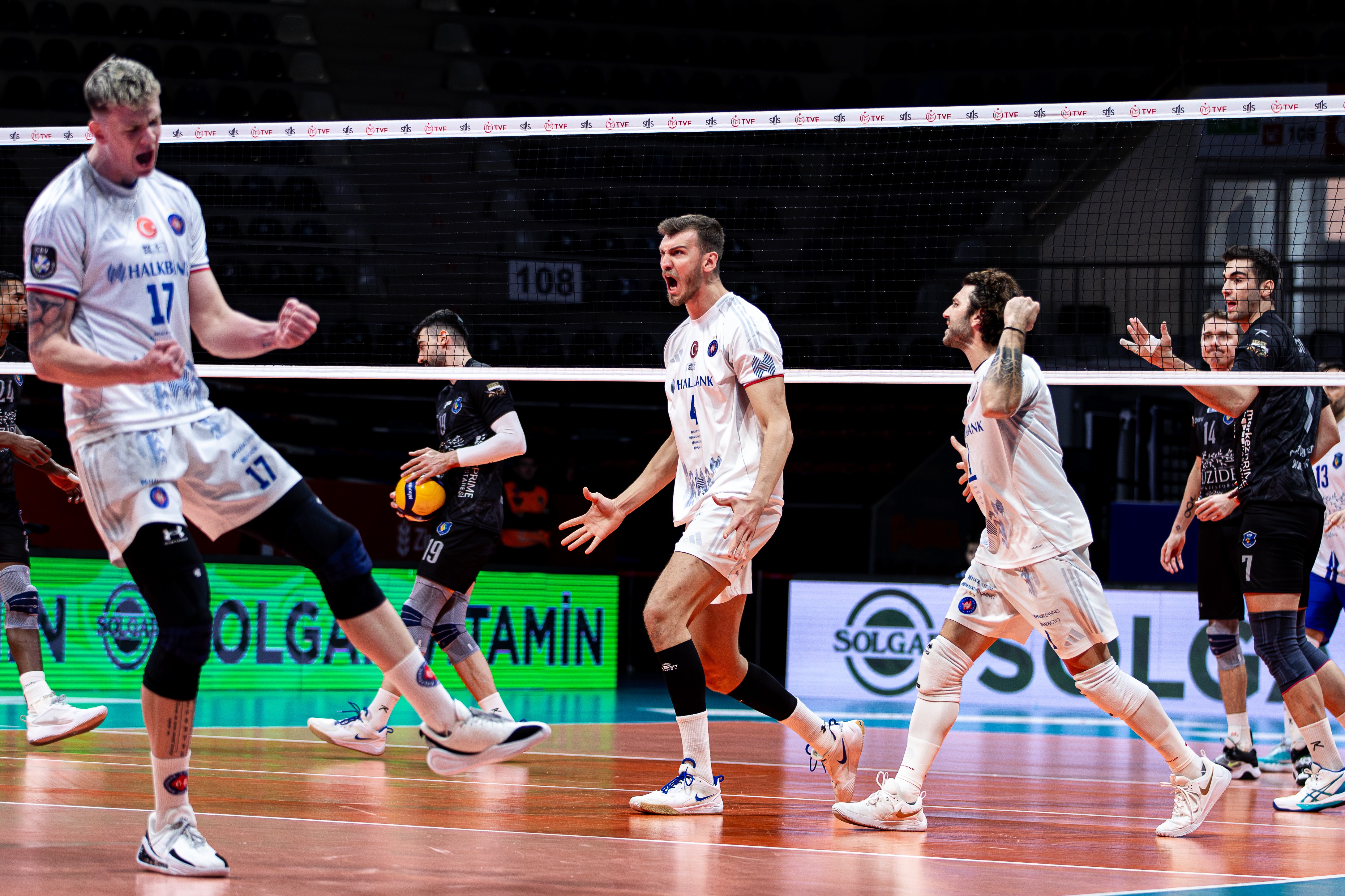 Halkbank'tan transfer kararı! 7 oyuncuyla sözleşme yenilenmedi