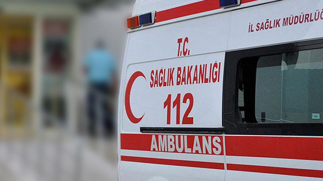 İzmir'de feci kaza! İki otomobil çarpıştı: 1 ölü, 4 yaralı