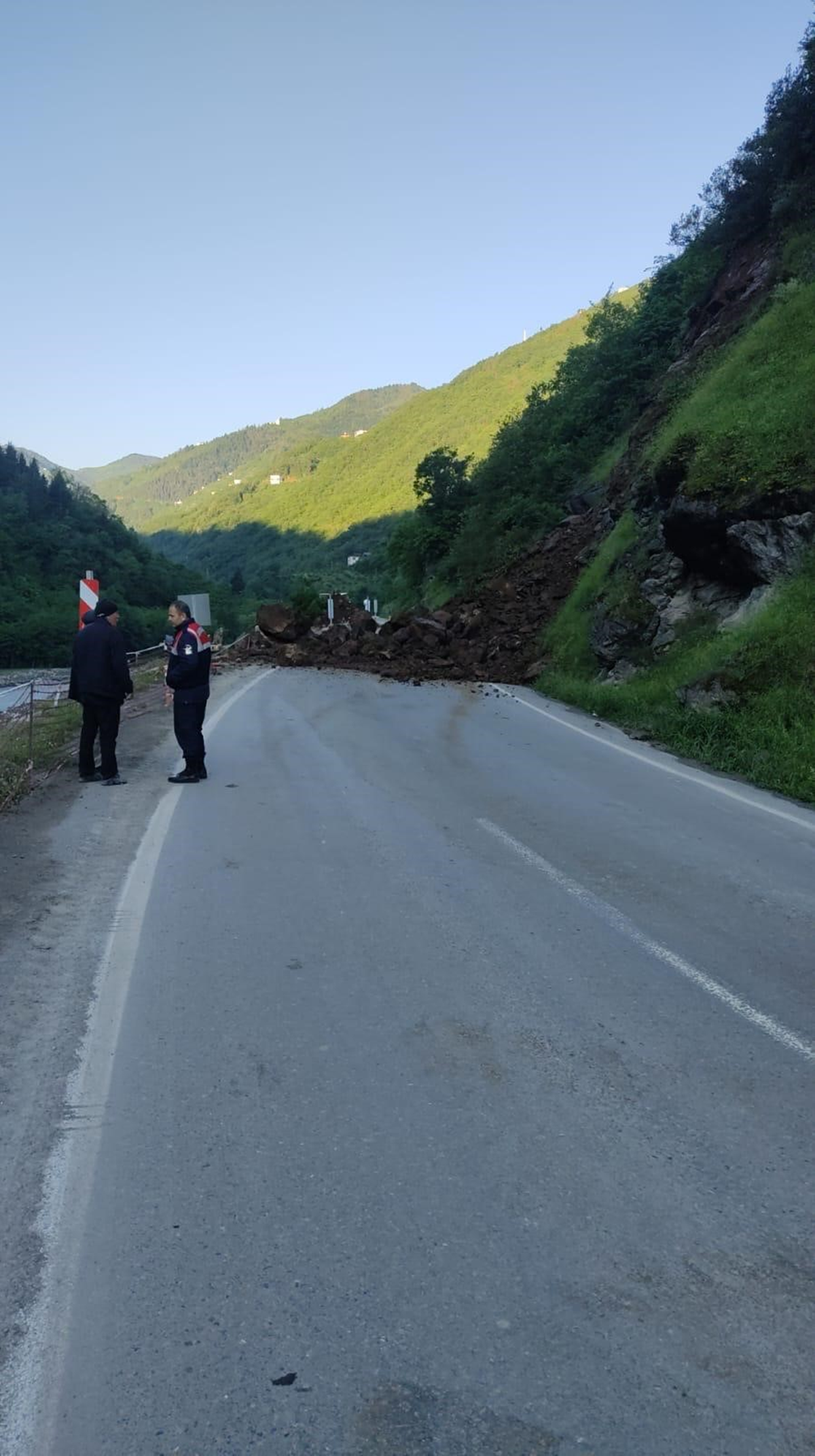 Trabzon-Bayburt karayolu ulaşıma kapandı