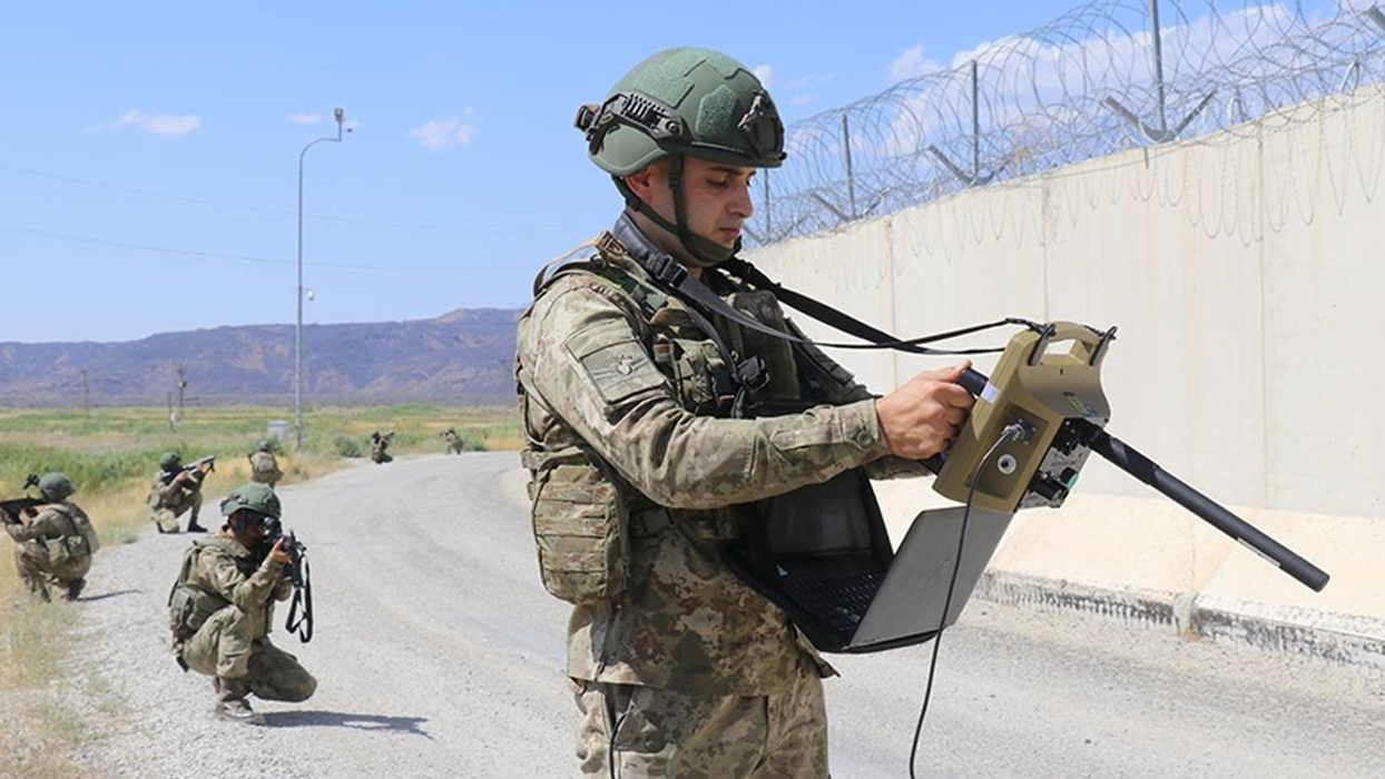 Termal kameralı yeni nesil dronların sınır birliklerine teslimi