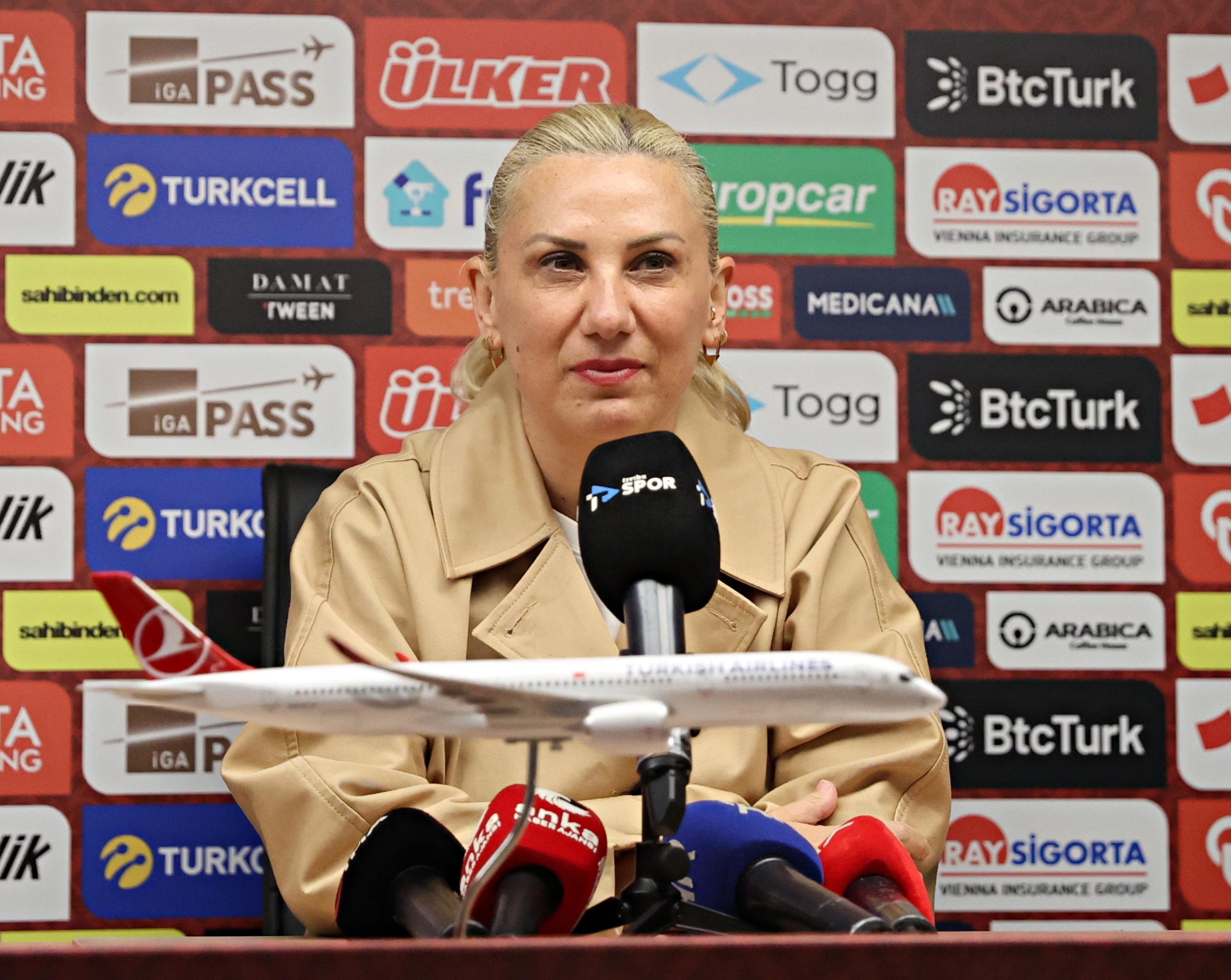 Necla Güngör Kıragası: Bu oyuncularla gurur duyuyorum