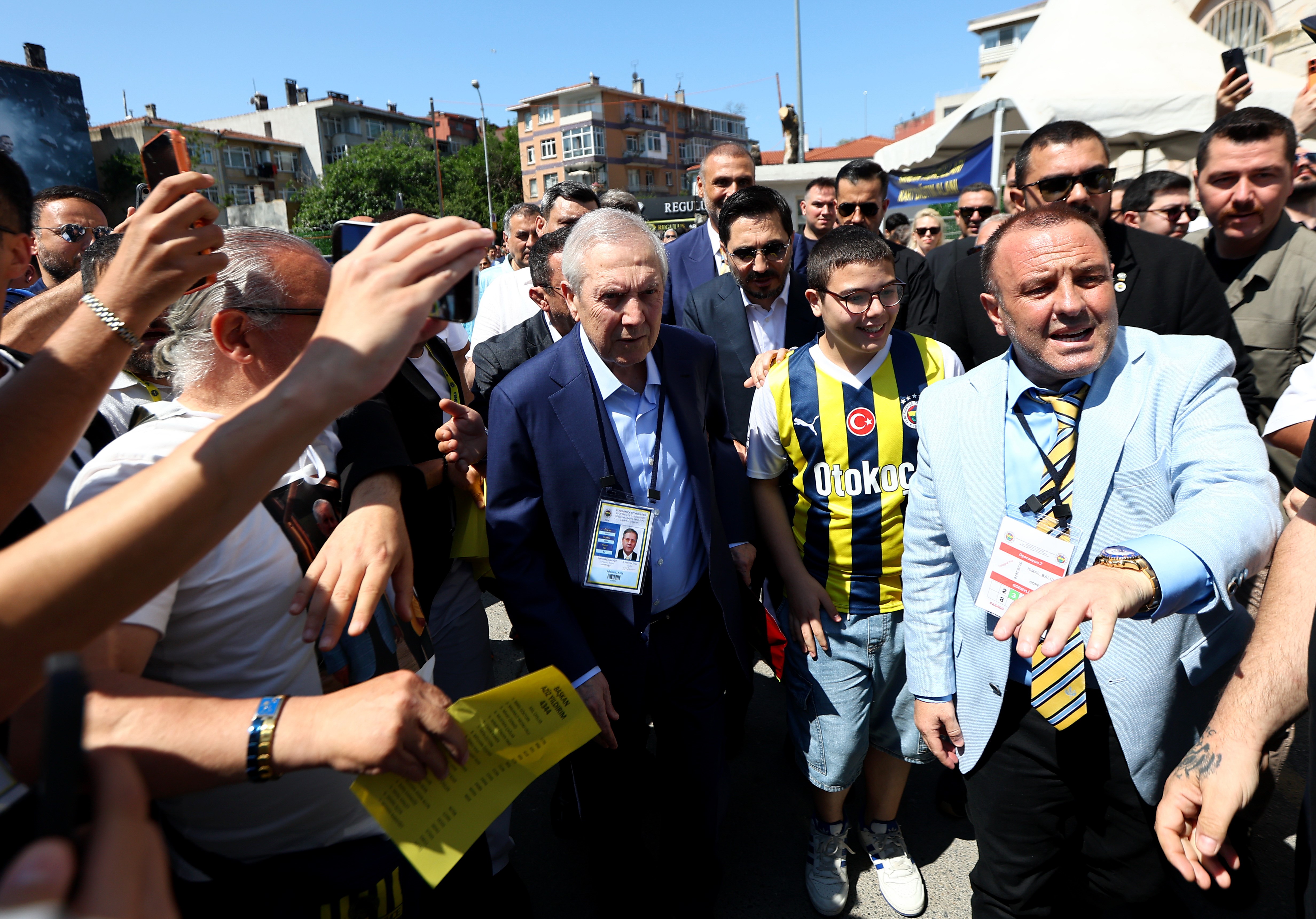 27 binin üzerinde oy kullanıldı! Fenerbahçe başkanını bekliy
