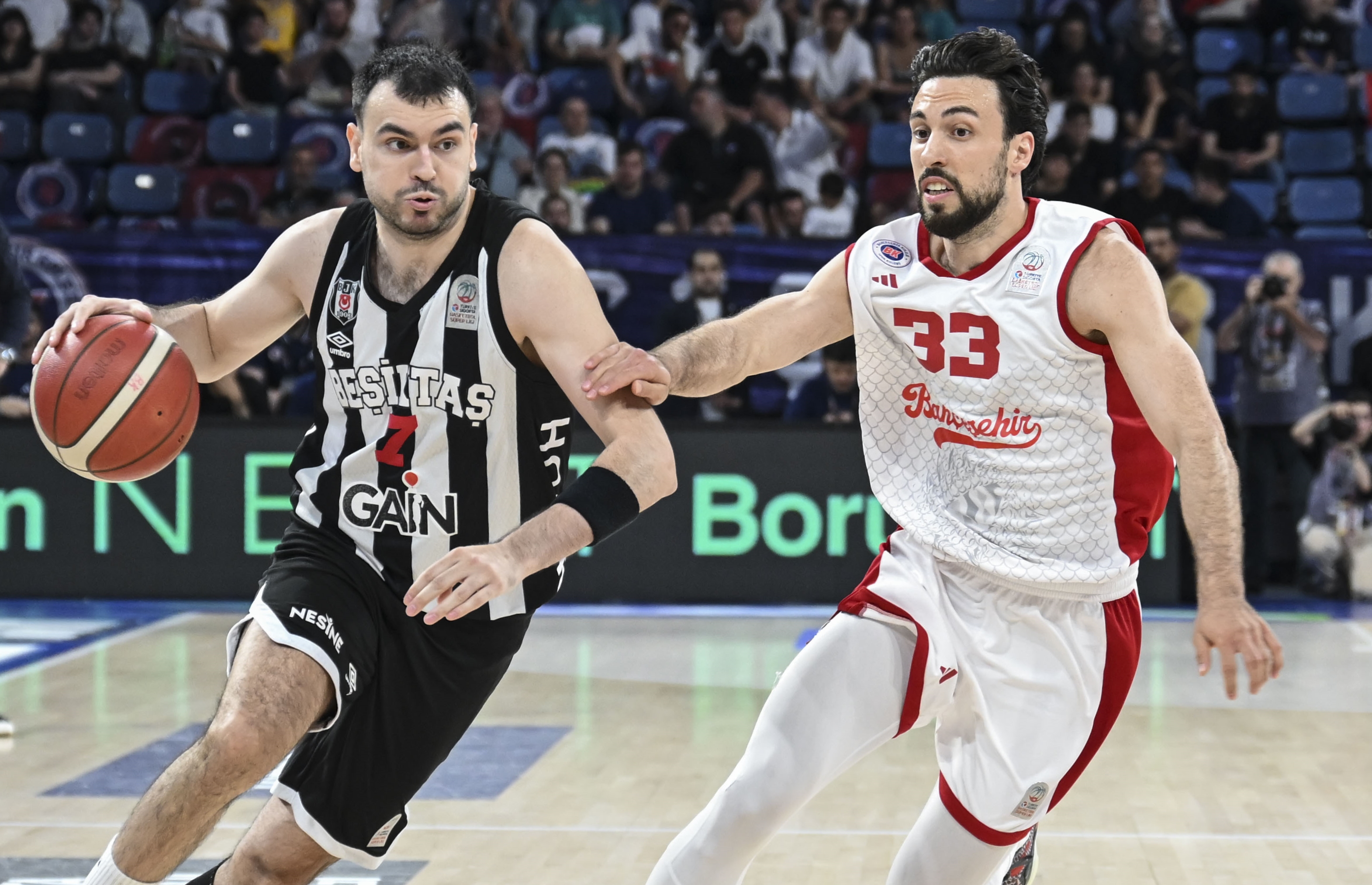 Bahçeşehir Koleji'nin yarı finalindeki Beşiktaş GAİN