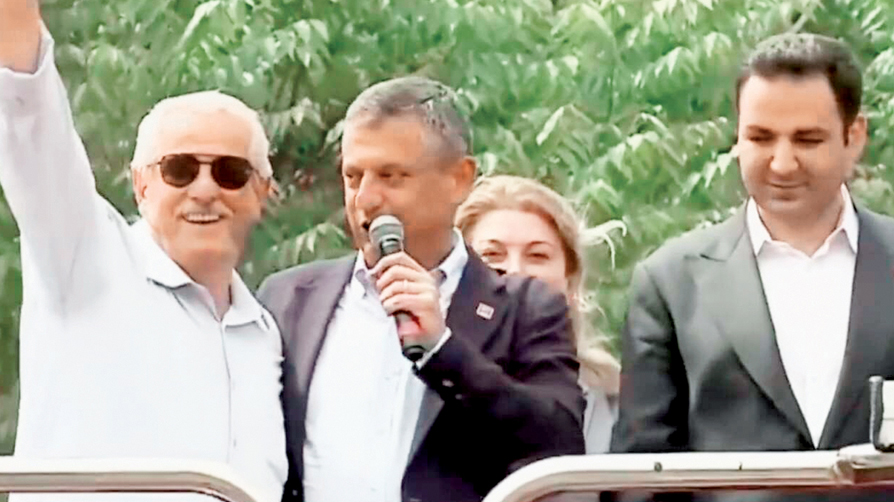 KKTC'deki kayıtlar ele verdi! Özel'in kürsüye çağırdığı isim bakın kim çıktı?
