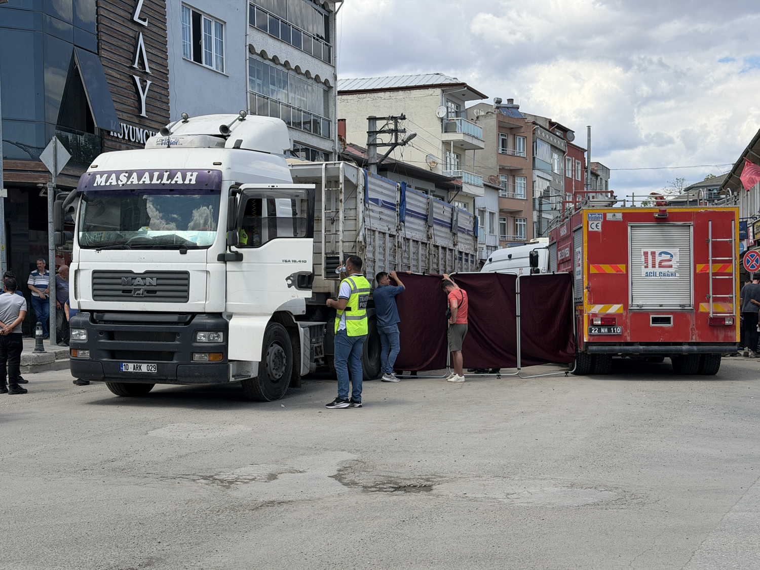 Edirne'de feci kaza! Karşıdan karşıya geçmek ister