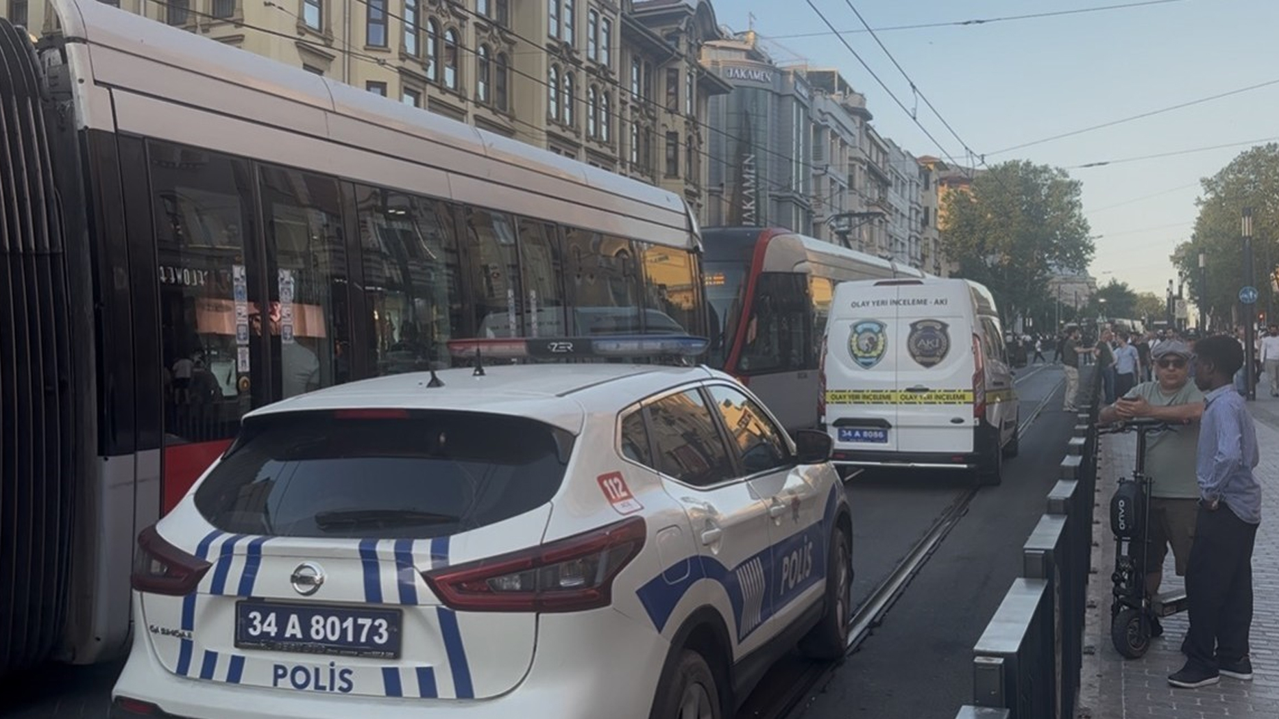 Fatih'te acı olay...  6 yaşındaki çocuk tramvayın 