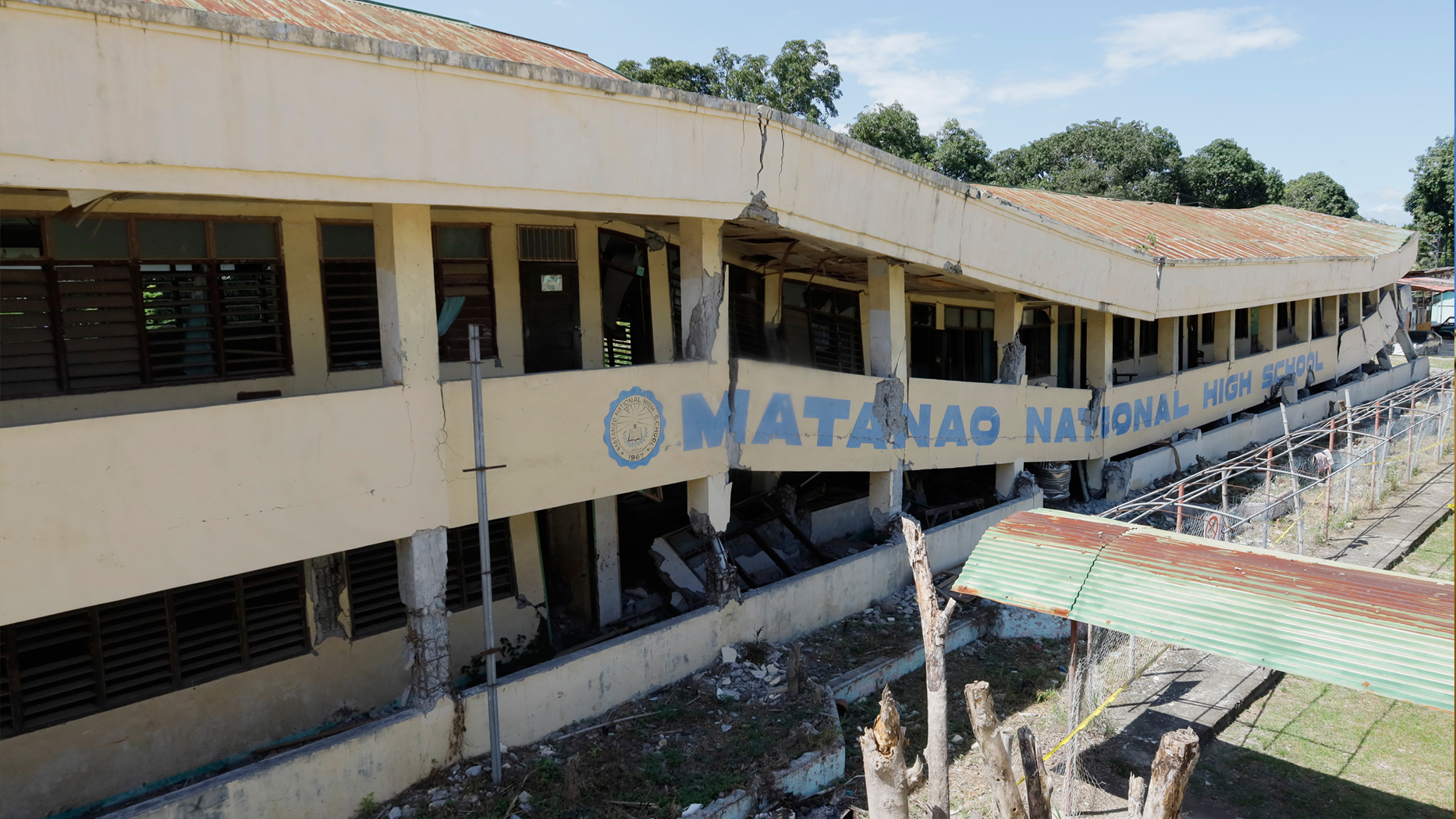 Filipinler'de 7,8'lik deprem: Can kaybı sayısı 32'