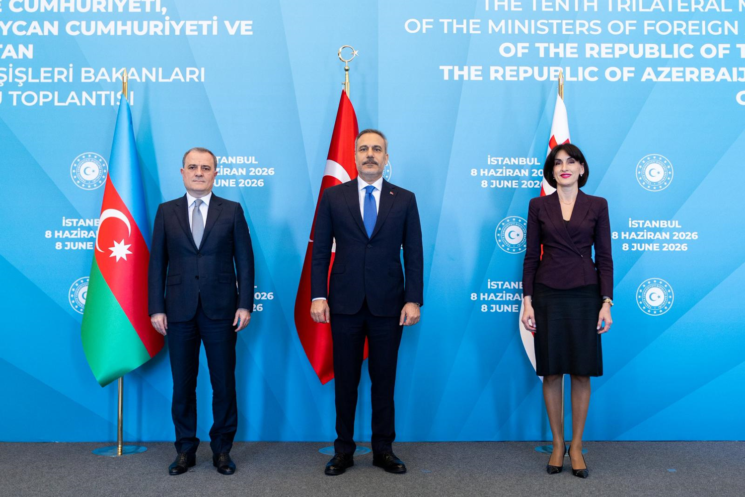 İstanbul'da diplomasi zirvesi! Azerbaycan ve Gürcistanlı bak