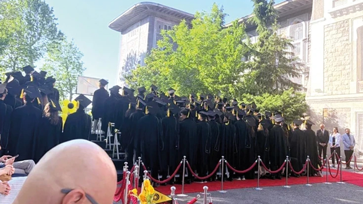 Mezuniyet krizine MEB noktayı koydu: Müdür ve il müdüründen 