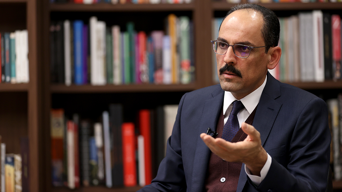 MİT Başkanı Kalın, Kahire'de Gazze görüşmelerine katıldı