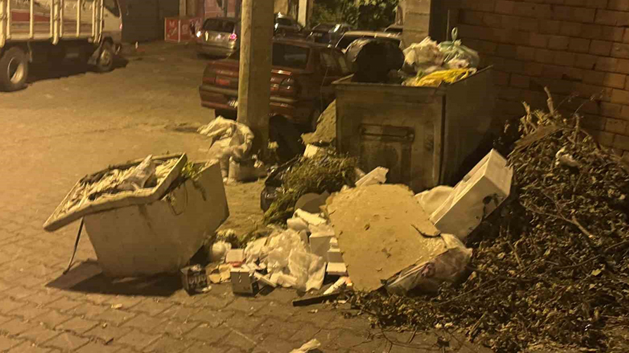 CHP'li belediyede çöp krizi! Kötü koku mahalleliyi