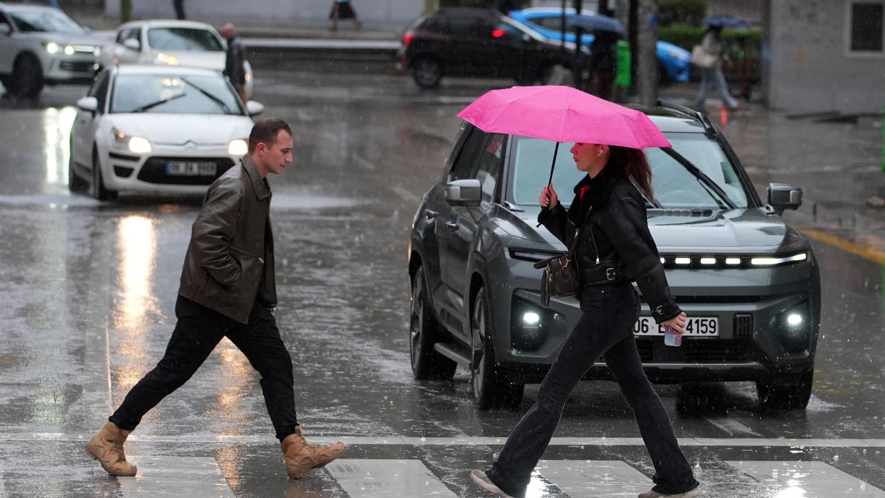 Meteoroloji o illeri uyardı! Gök gürültülü sağanak