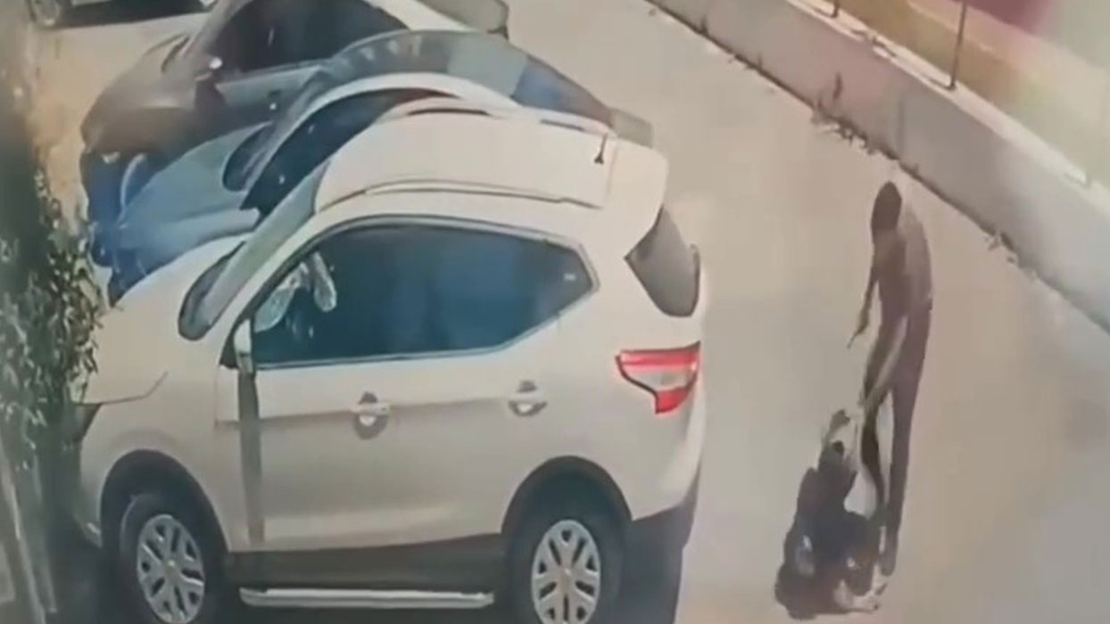 Platonik aşk iddiası kanlı bitti: Genç kadın sokak ortasında