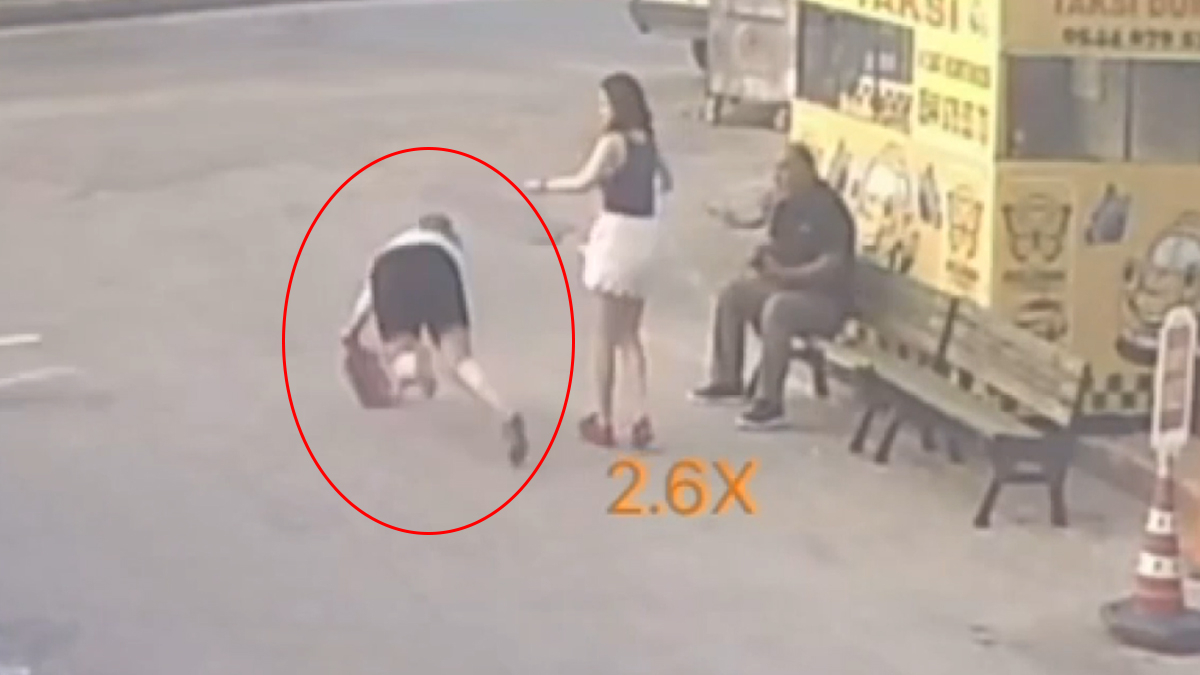 Adana'da ilginç kaza: Yolda yürüyen kadının kafası