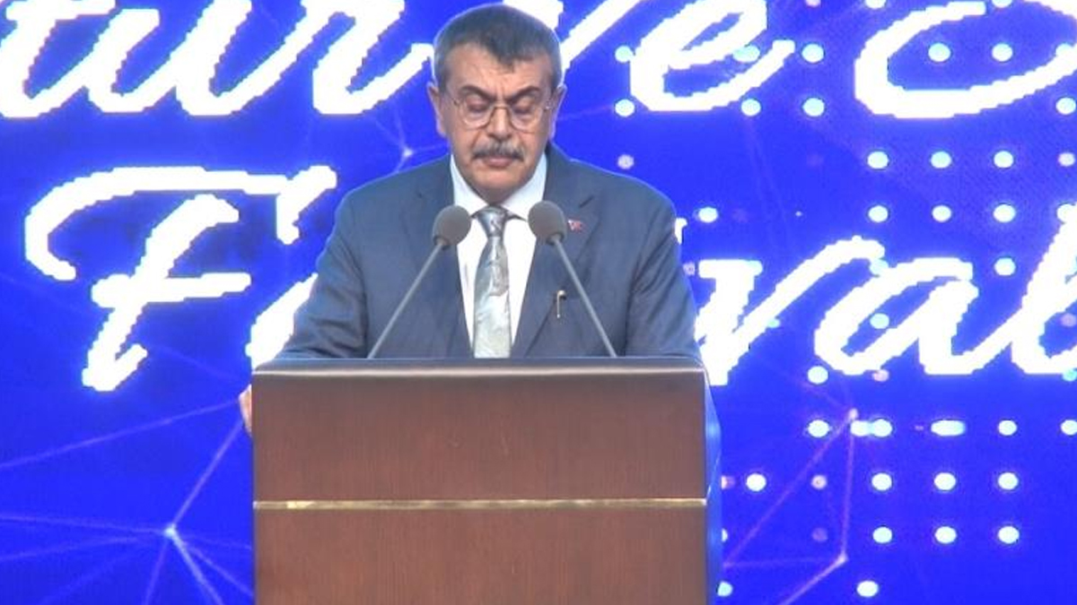 Bakan Tekin: İmam hatip okullarımız bu milletin imanıyla irf