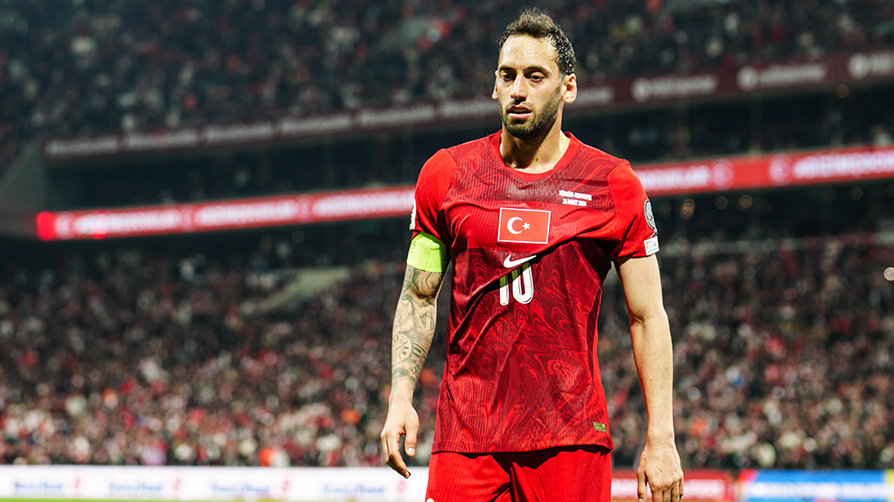 Hakan Çalhanoğlu'ndan çarpıcı açıklamalar! "Hedefim dünya ku