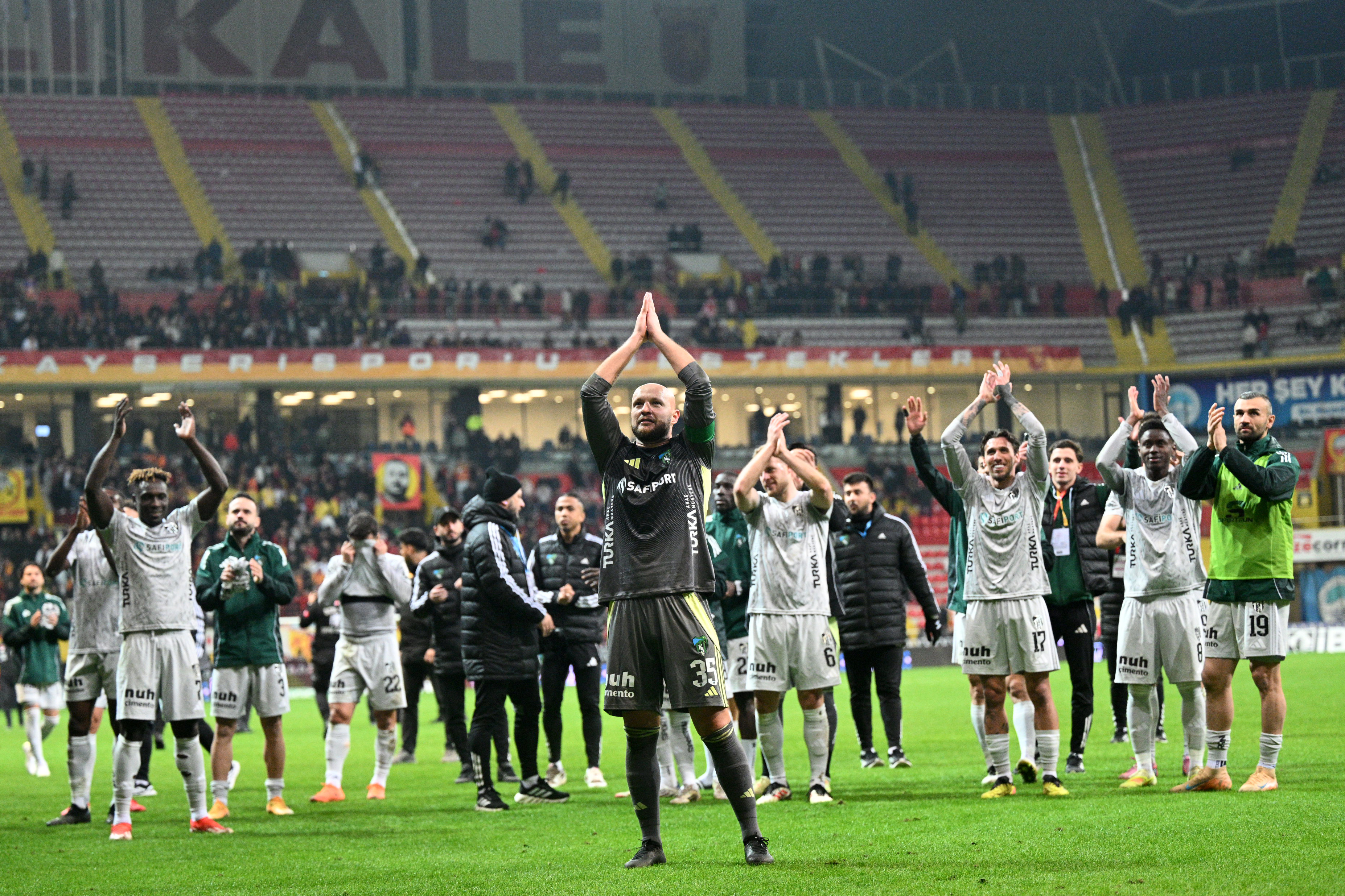 Kocaelispor'da ayrılık: Gökhan Değirmenci