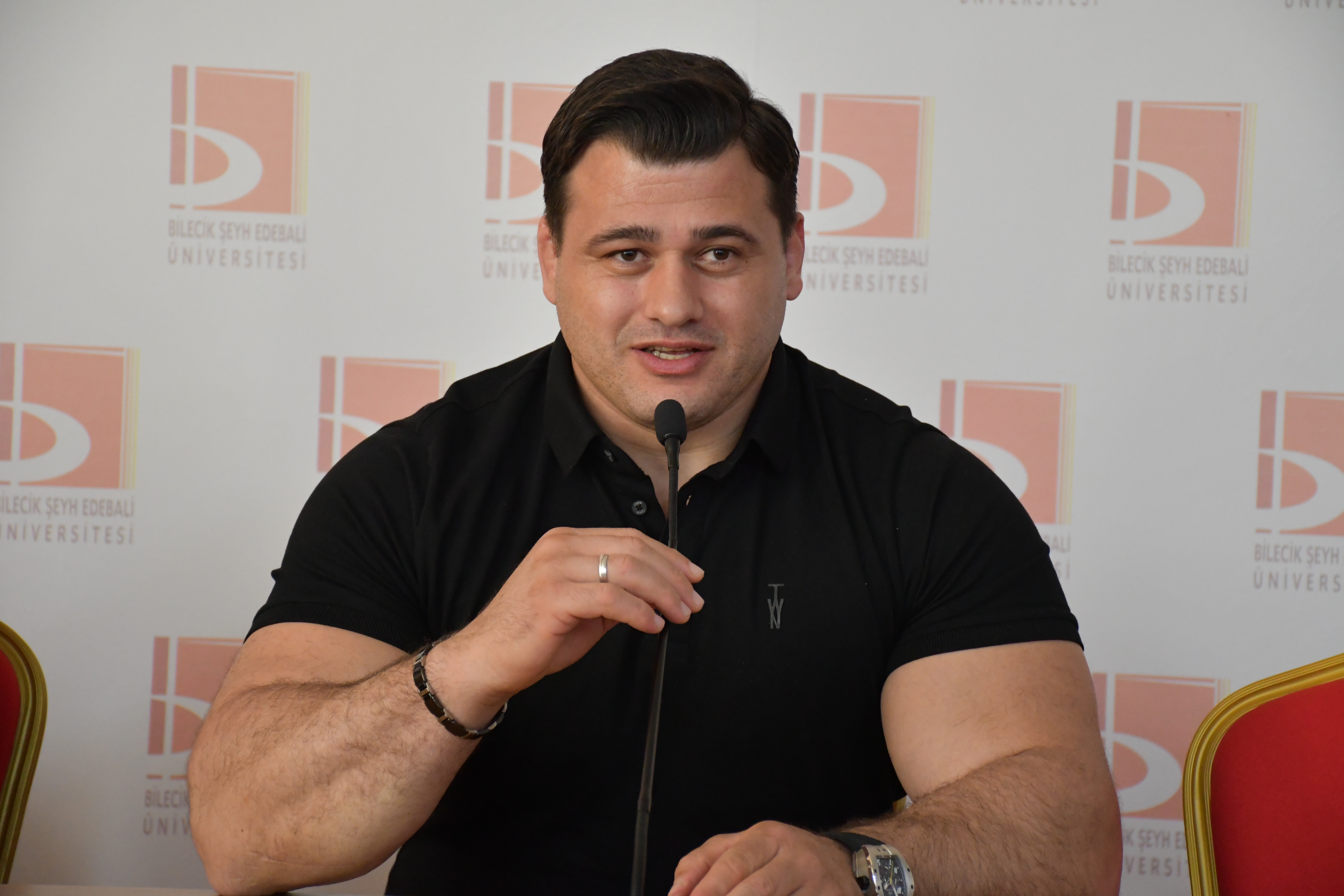 Rıza Kayaalp: Sporcuda yetenek varsa ülkesi adına 