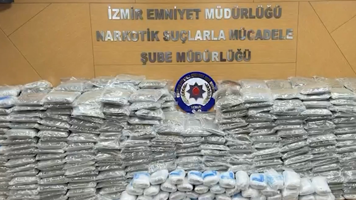 Zehir tacirlerine darbe! Kilolarla uyuşturucu ele geçirildi