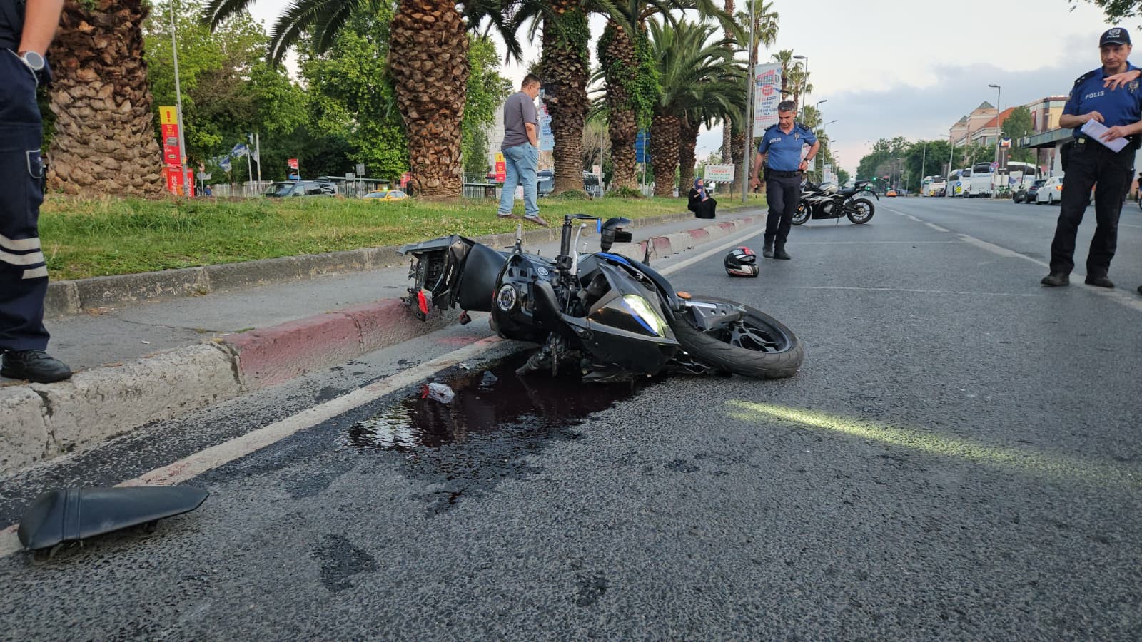 Fatih'te 3 motosiklet kaza yaptı: 1'i ağır 5 yaral