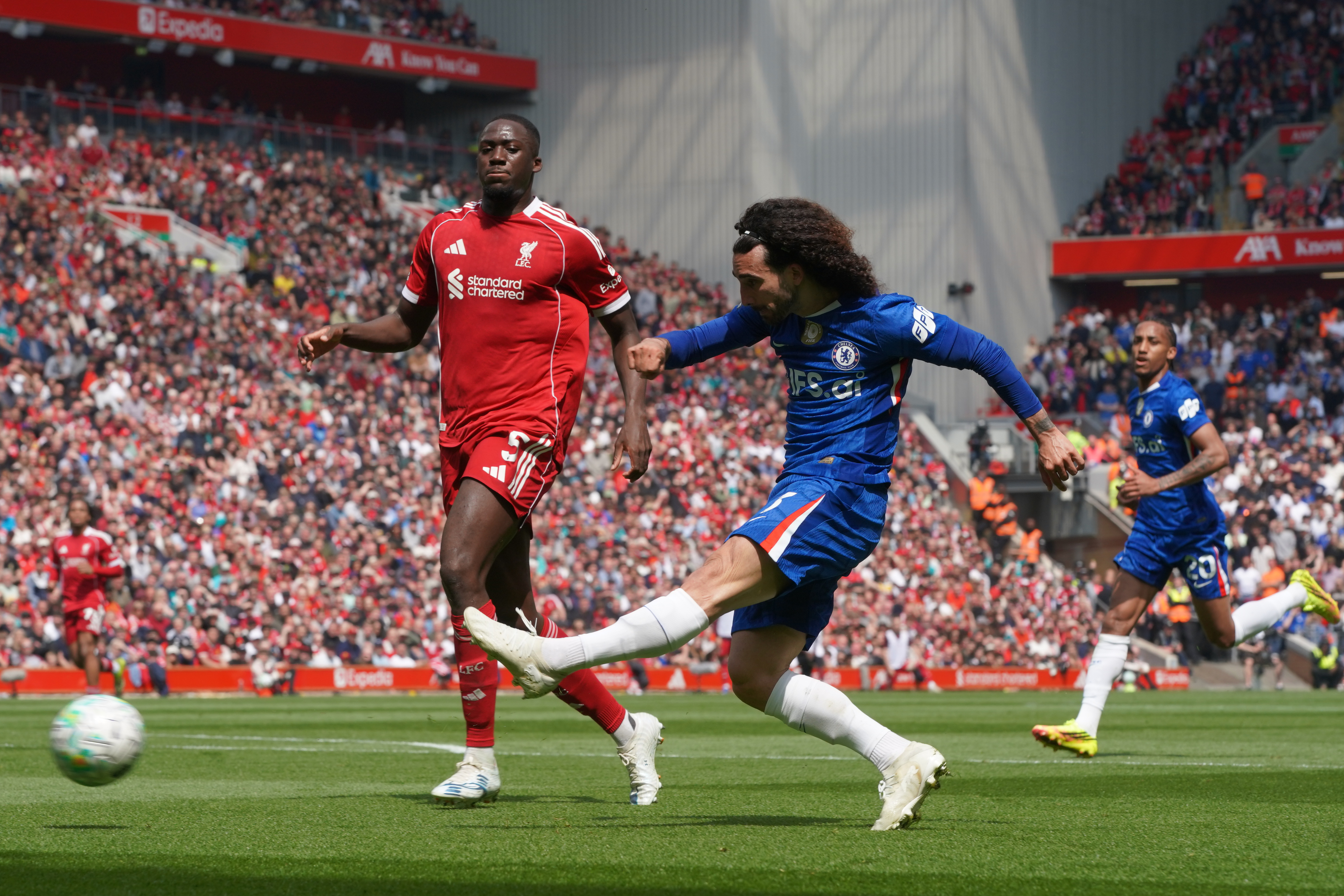 Real Madrid'den sol beke dev hamle! Cucurella'da anlaşma sağlandı