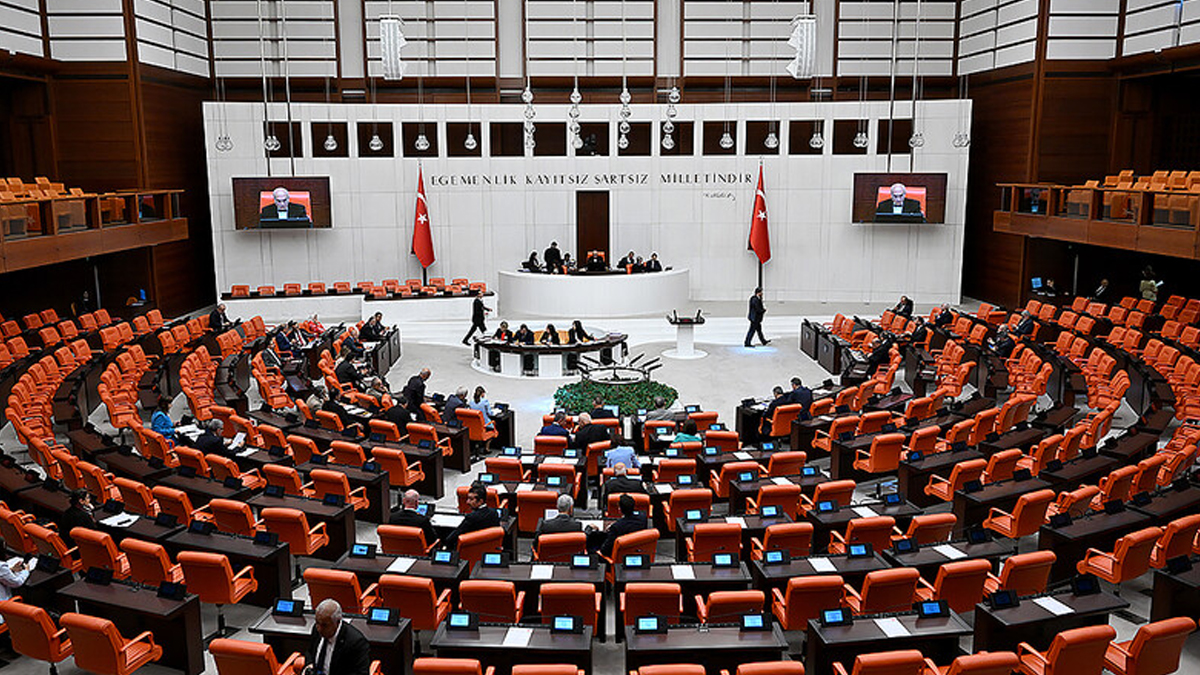 Emniyet Teşkilatına yönelik düzenlemeleri içeren kanun teklifi TBMM'de kabul edildi