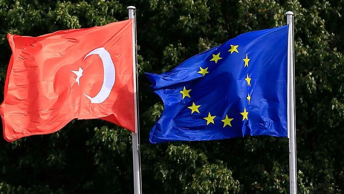 'Yeşil pasaportla seyahat dönemi bitti' iddialarına yalanlama
