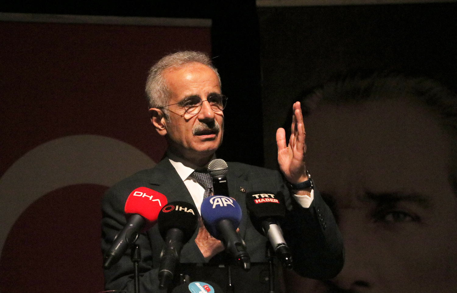 Bakan Uraloğlu net konuştu: 2053'te Türkiye yüksek hızlı trenlerle donatılacak