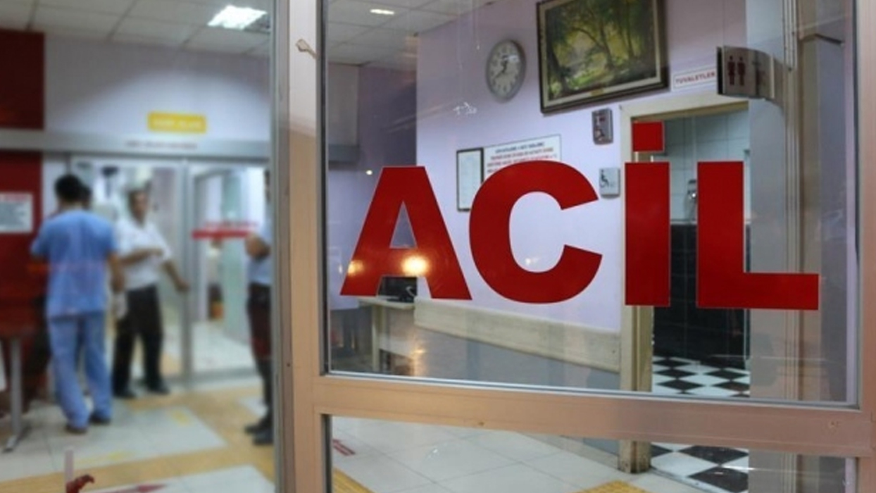 Afyonkarahisar'da acı kaza! Refüje çarpan otomobil can aldı: 1 ölü, 3 yaralı