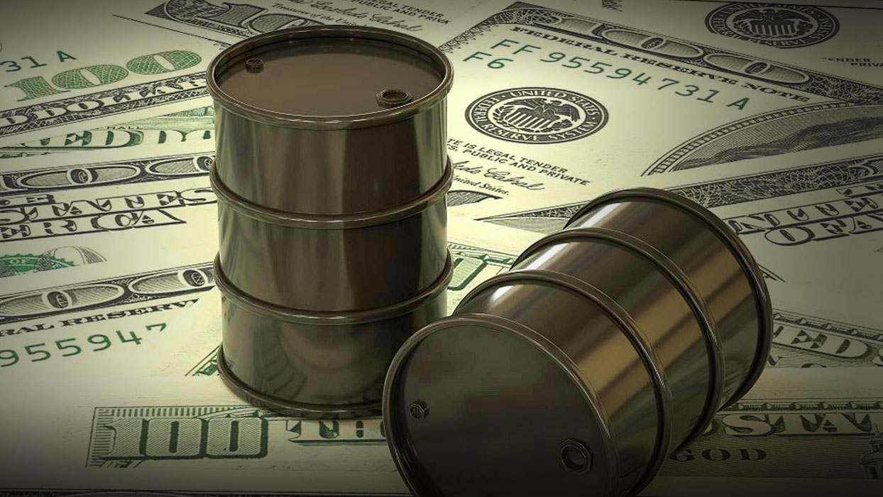 ABD vurdu, petrol uçtu: Benzinin ortalama fiyatı 4 doları aştı