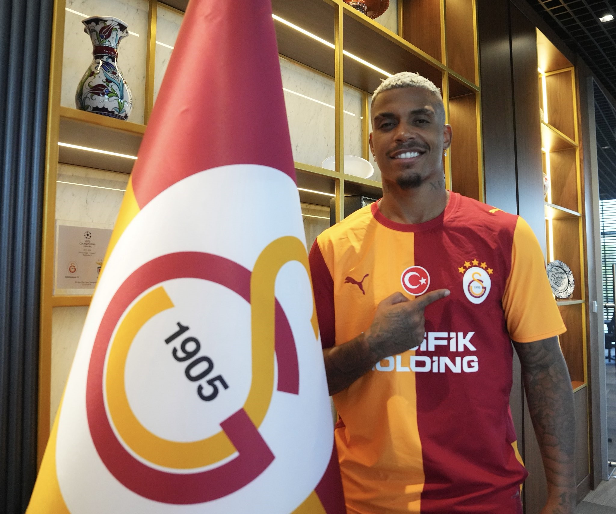 Mario Lemina'dan imza sonrası iddialı sözler: Tarih yazacağız